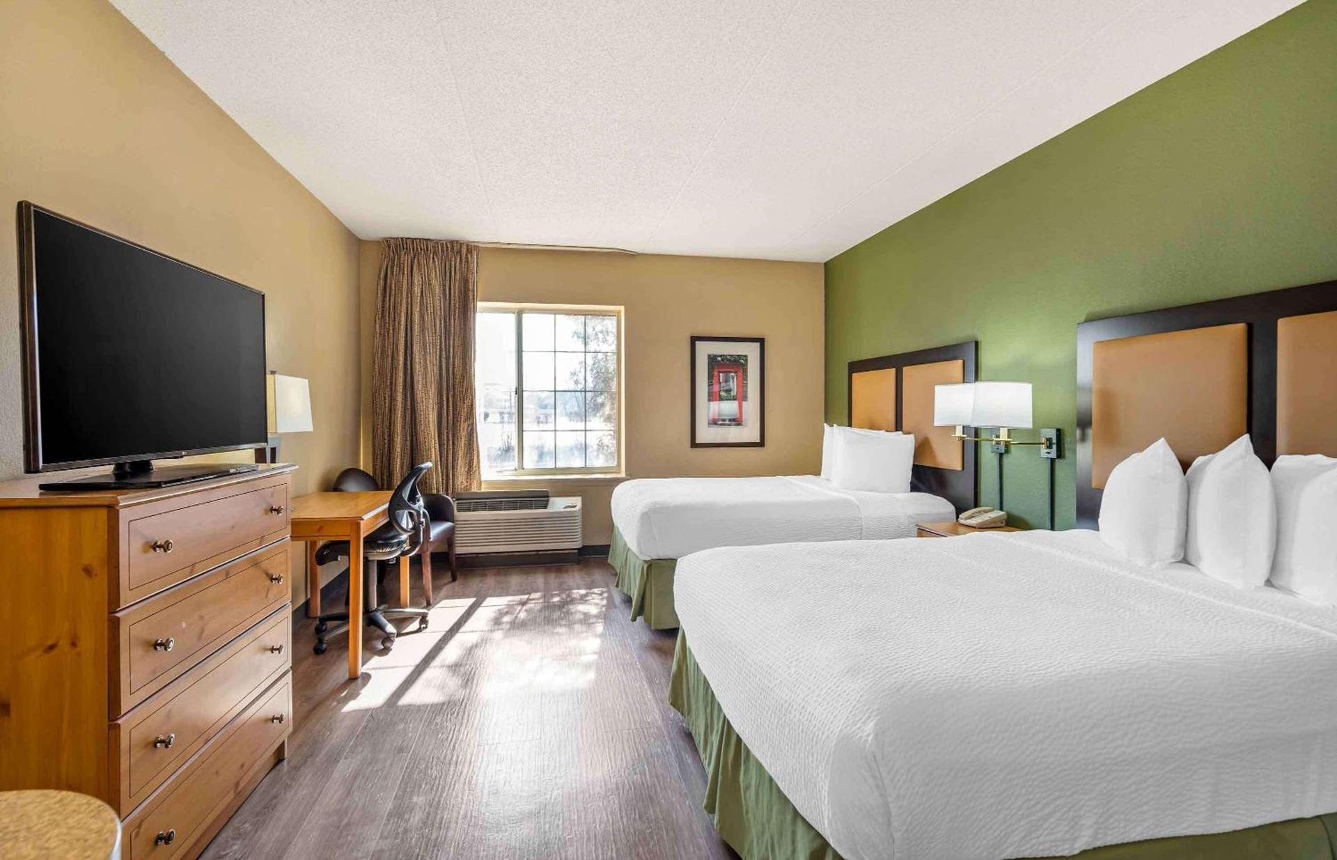 Studio 6 Extended Stay Chicago Vernon Hills Lincolnshire IL photo 24