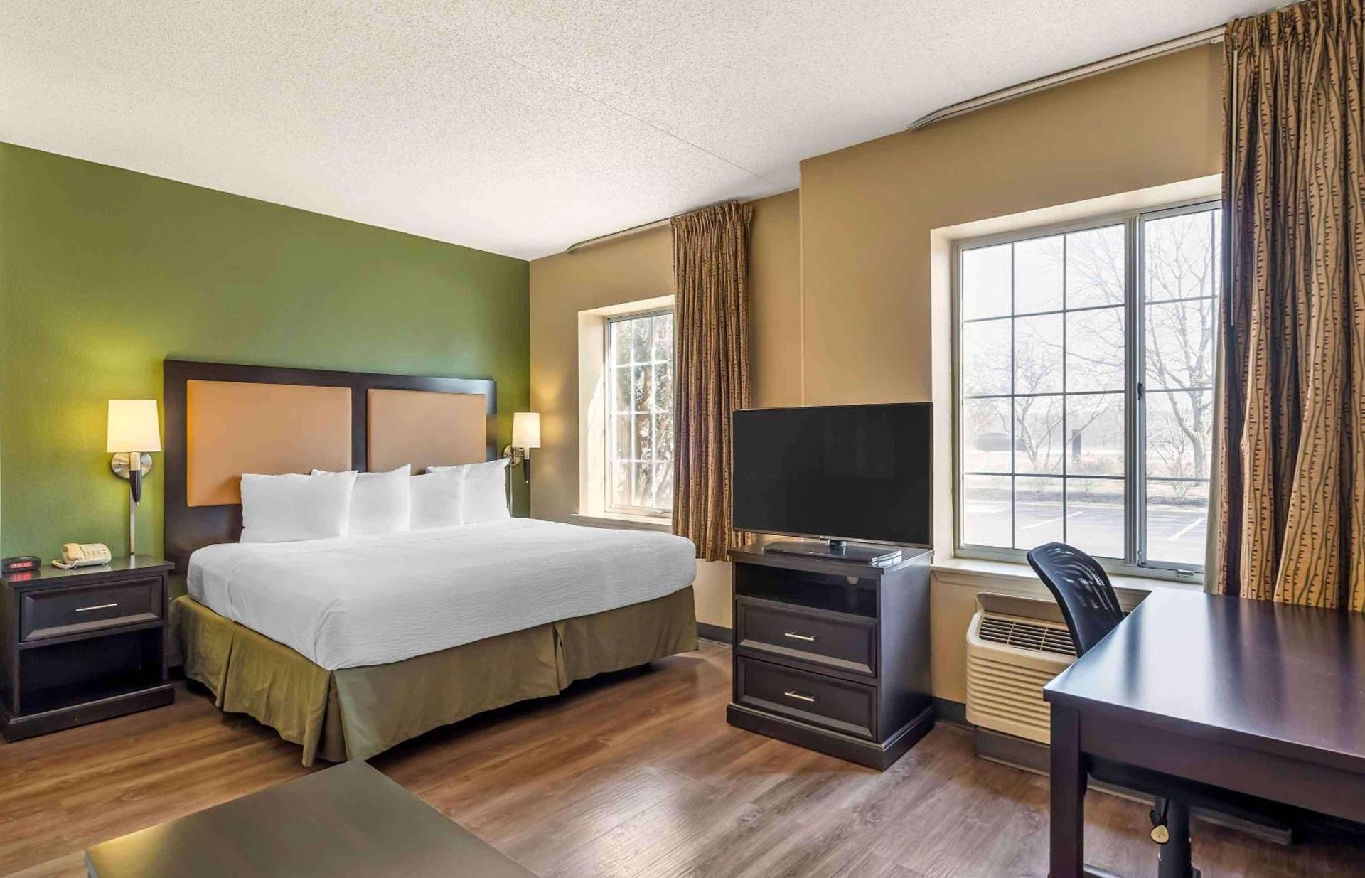 Studio 6 Extended Stay Chicago Vernon Hills Lincolnshire IL photo 28