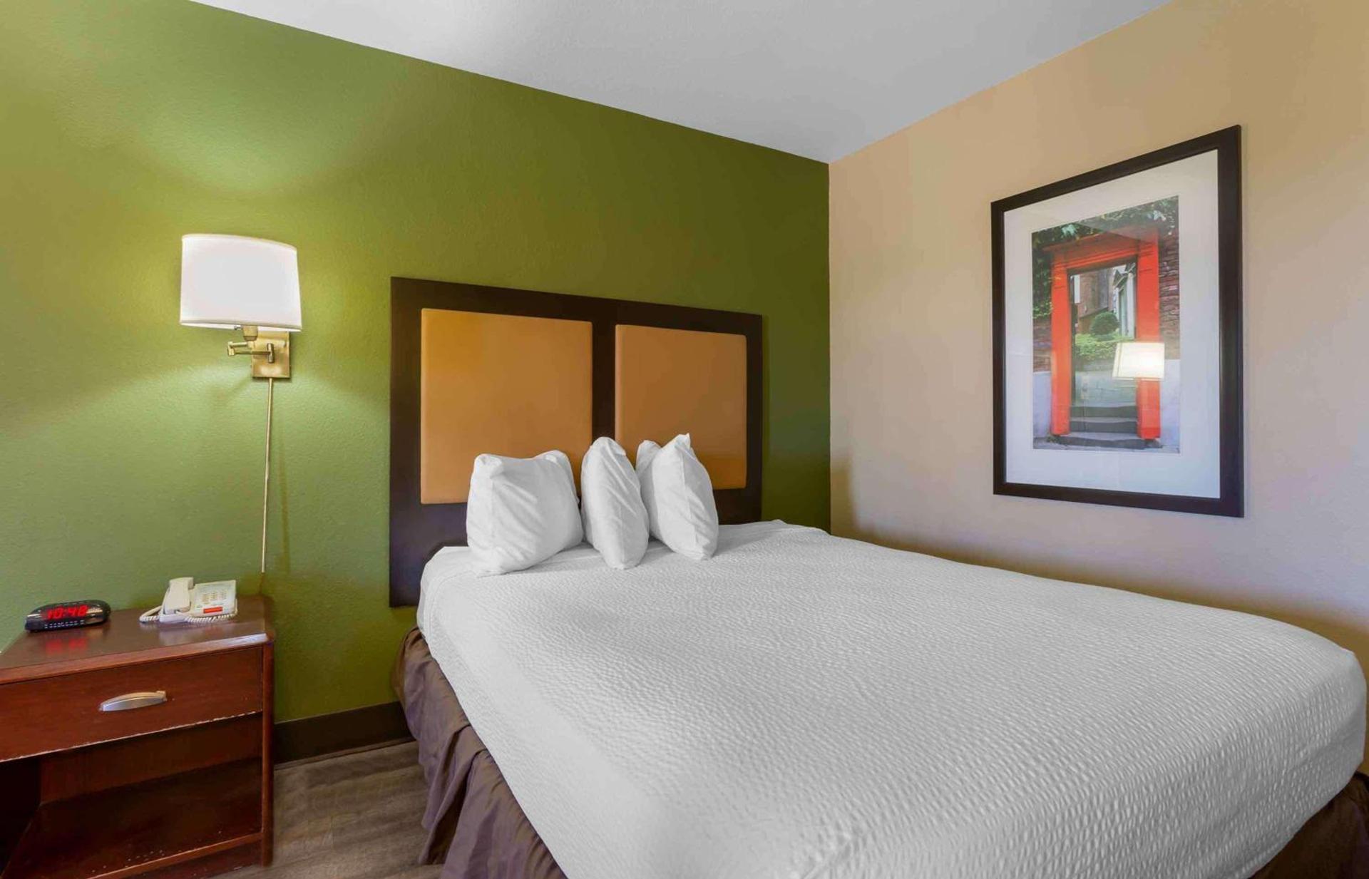 Extended Stay America Suites - Phoenix - Chandler - E Chandler Blvd photo 11