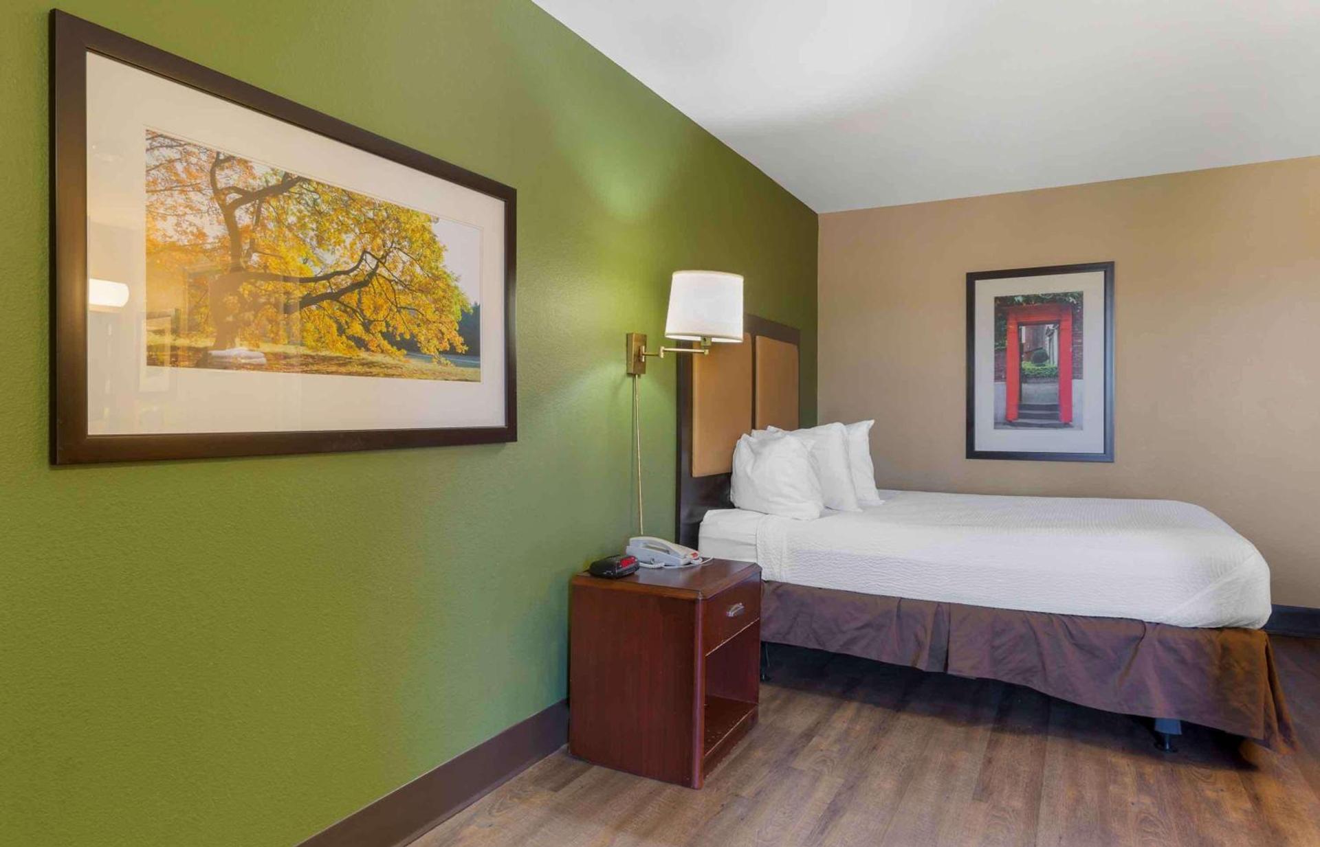 Extended Stay America Suites - Phoenix - Chandler - E Chandler Blvd photo 12