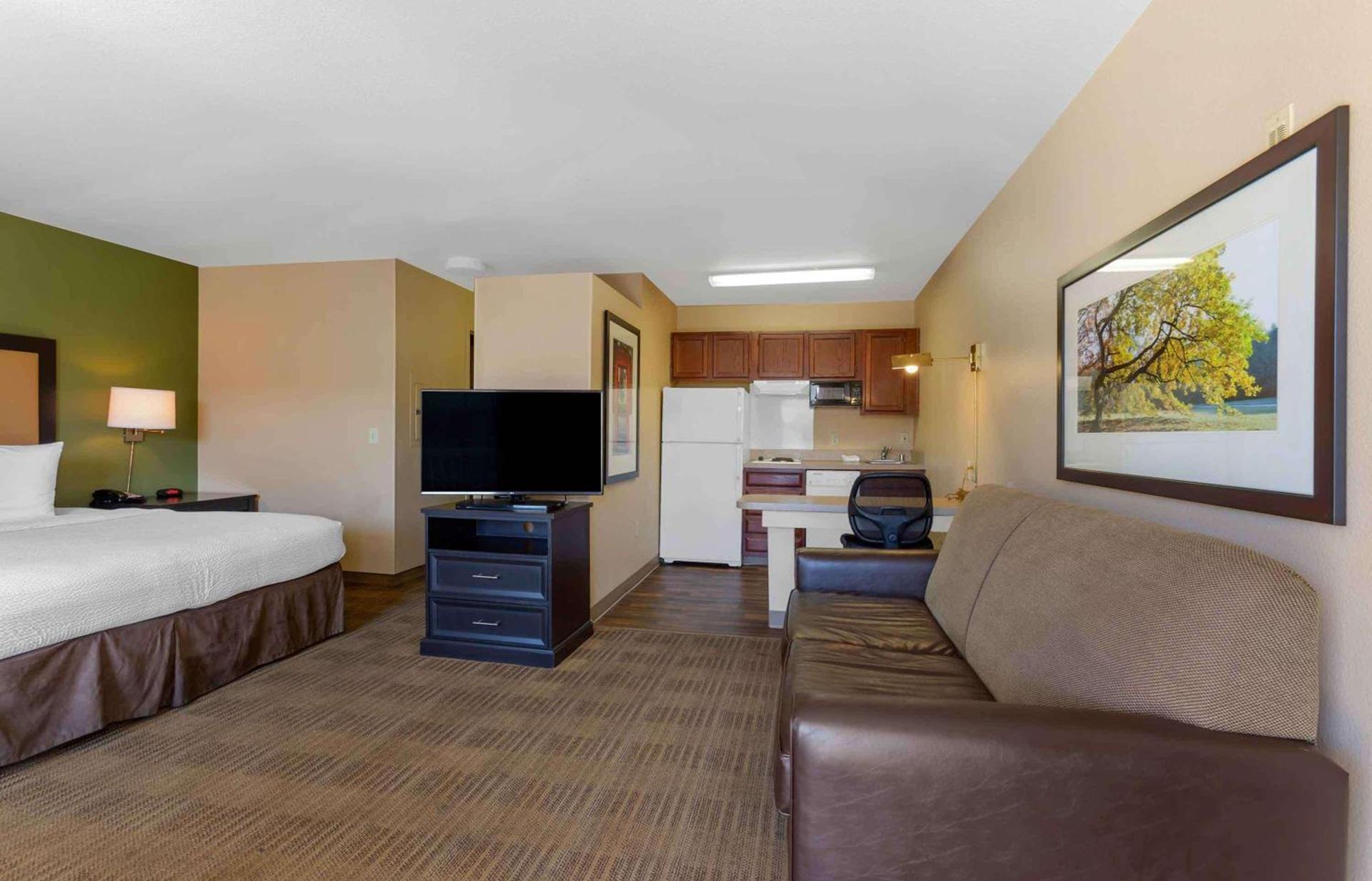 Extended Stay America Suites - Phoenix - Chandler - E Chandler Blvd photo 17