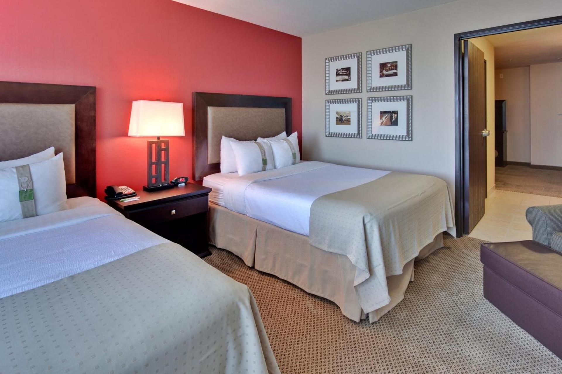 Holiday Inn & Suites Bakersfield by IHG photo 15