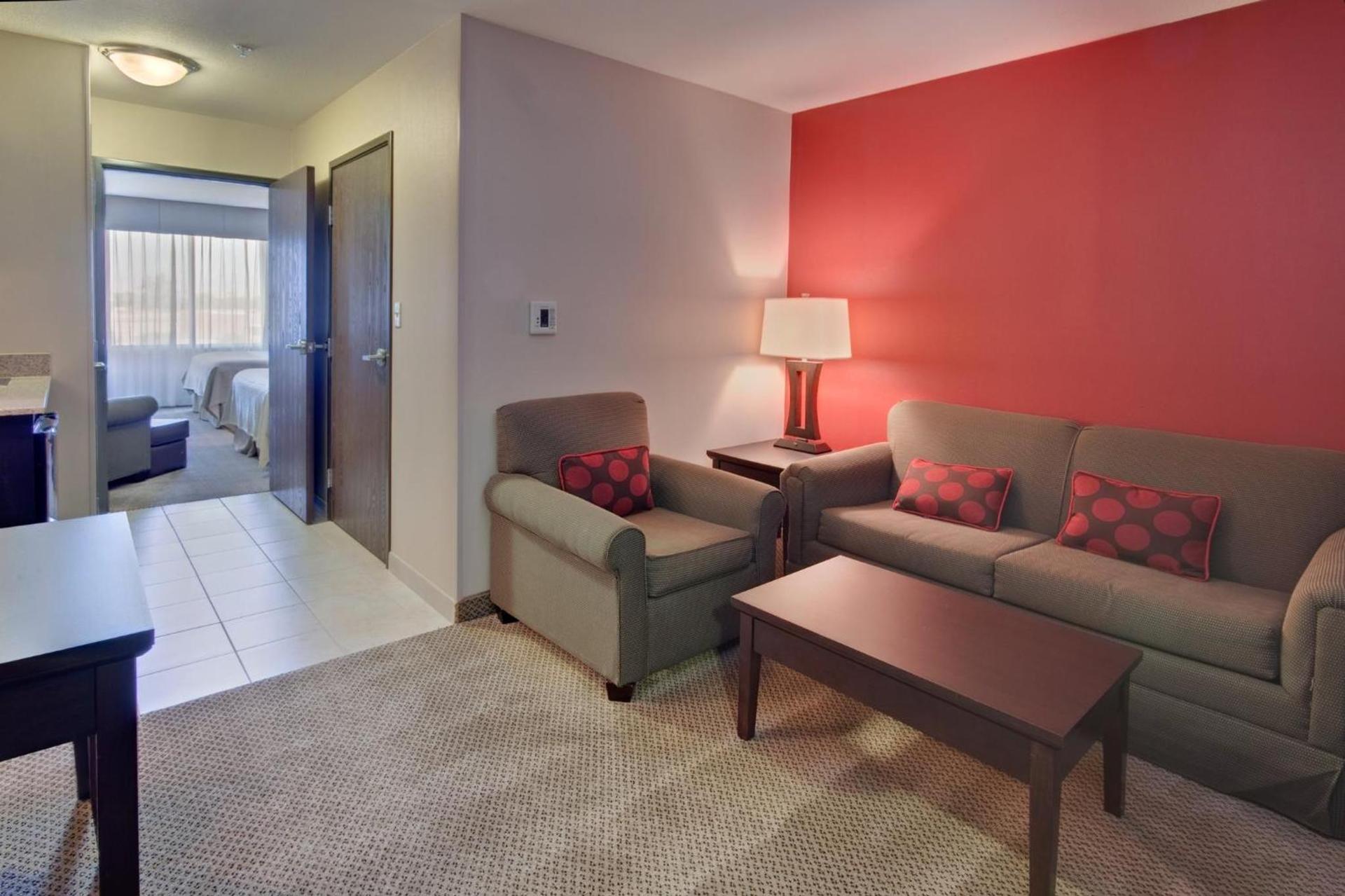 Holiday Inn & Suites Bakersfield by IHG photo 13