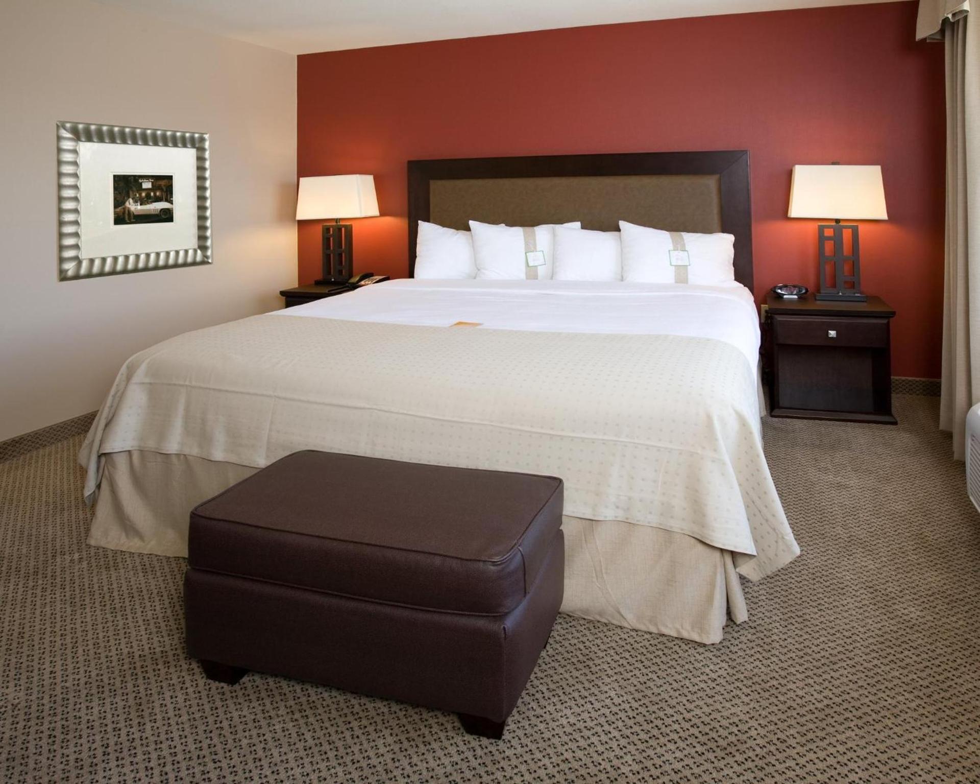 Holiday Inn & Suites Bakersfield by IHG photo 25