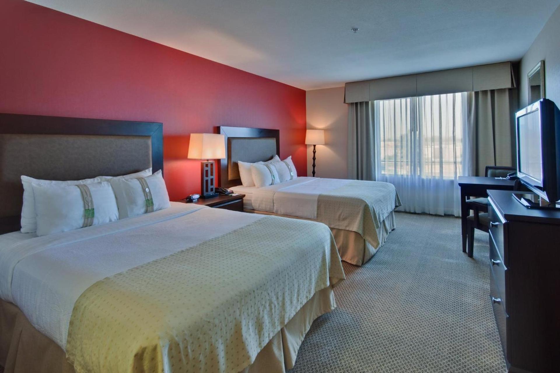 Holiday Inn & Suites Bakersfield by IHG photo 18