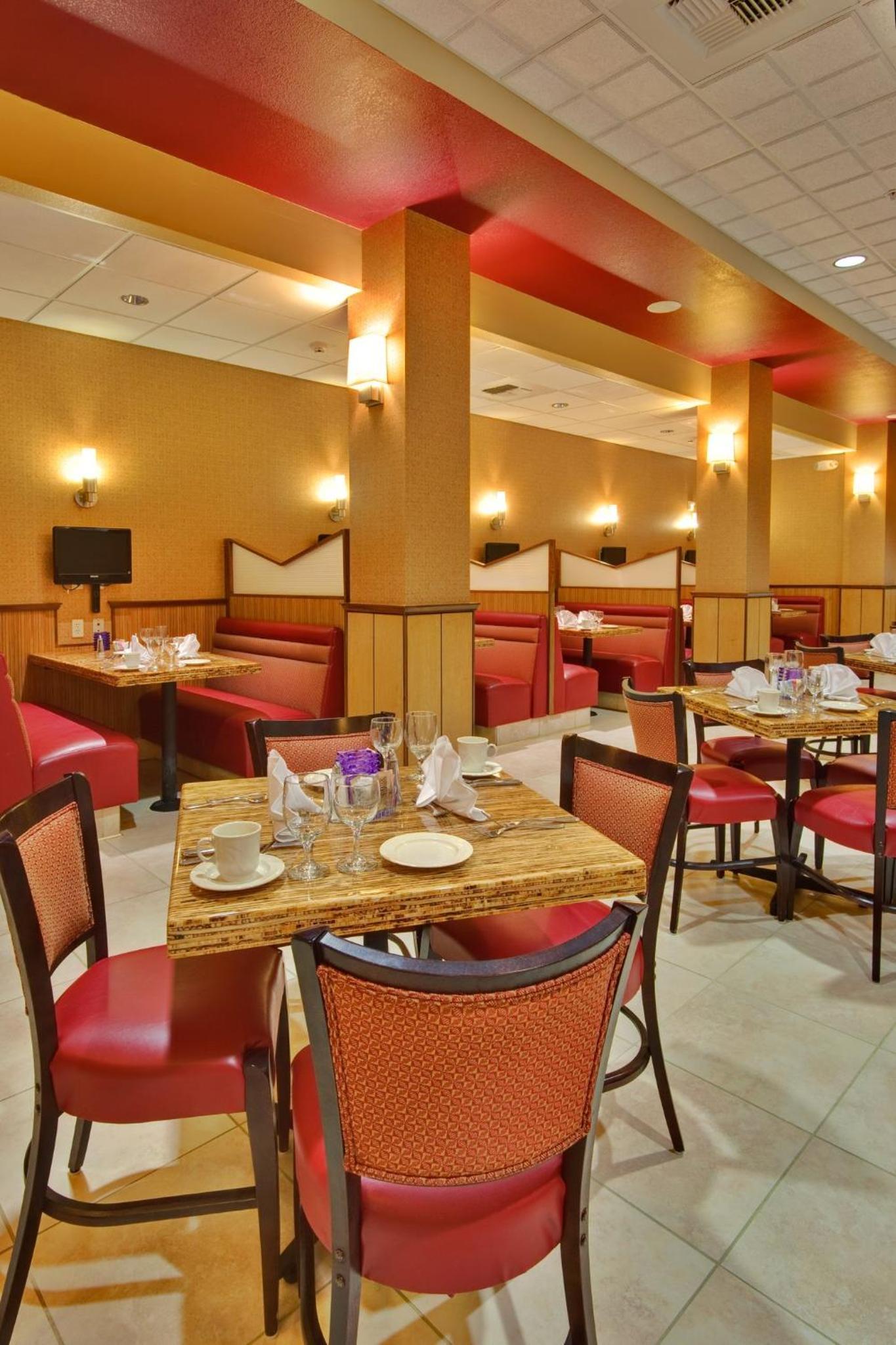 Holiday Inn & Suites Bakersfield by IHG photo 22