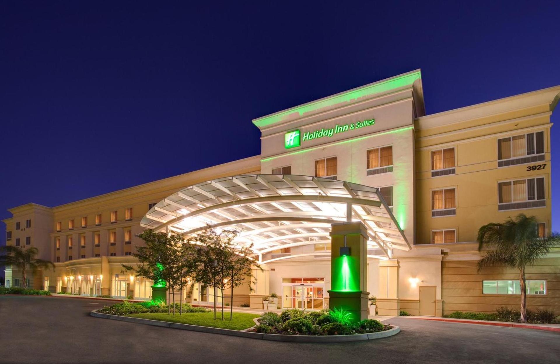 Holiday Inn & Suites Bakersfield by IHG photo 38