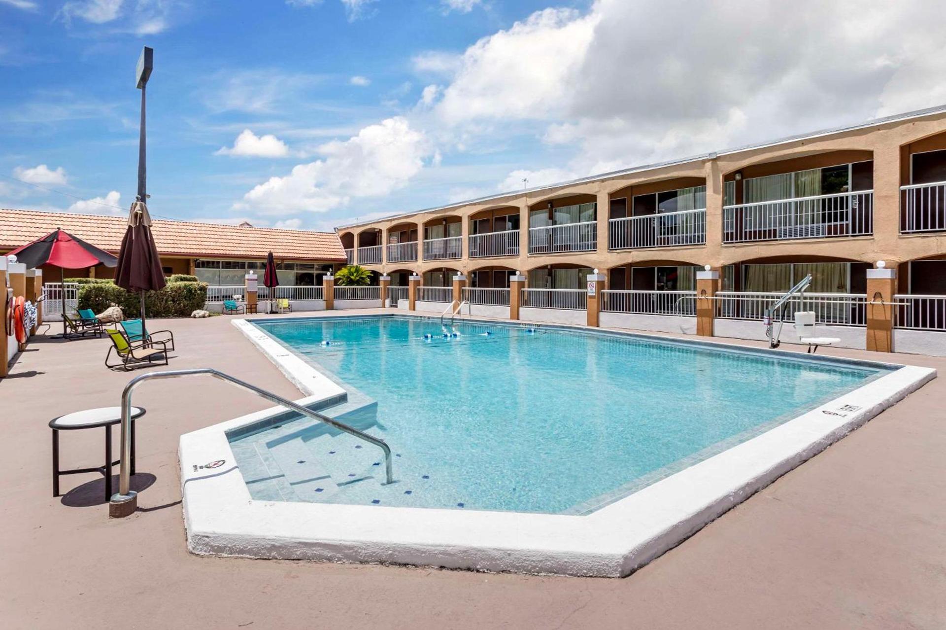 Quality Inn Alachua - Gainesville Area photo 2