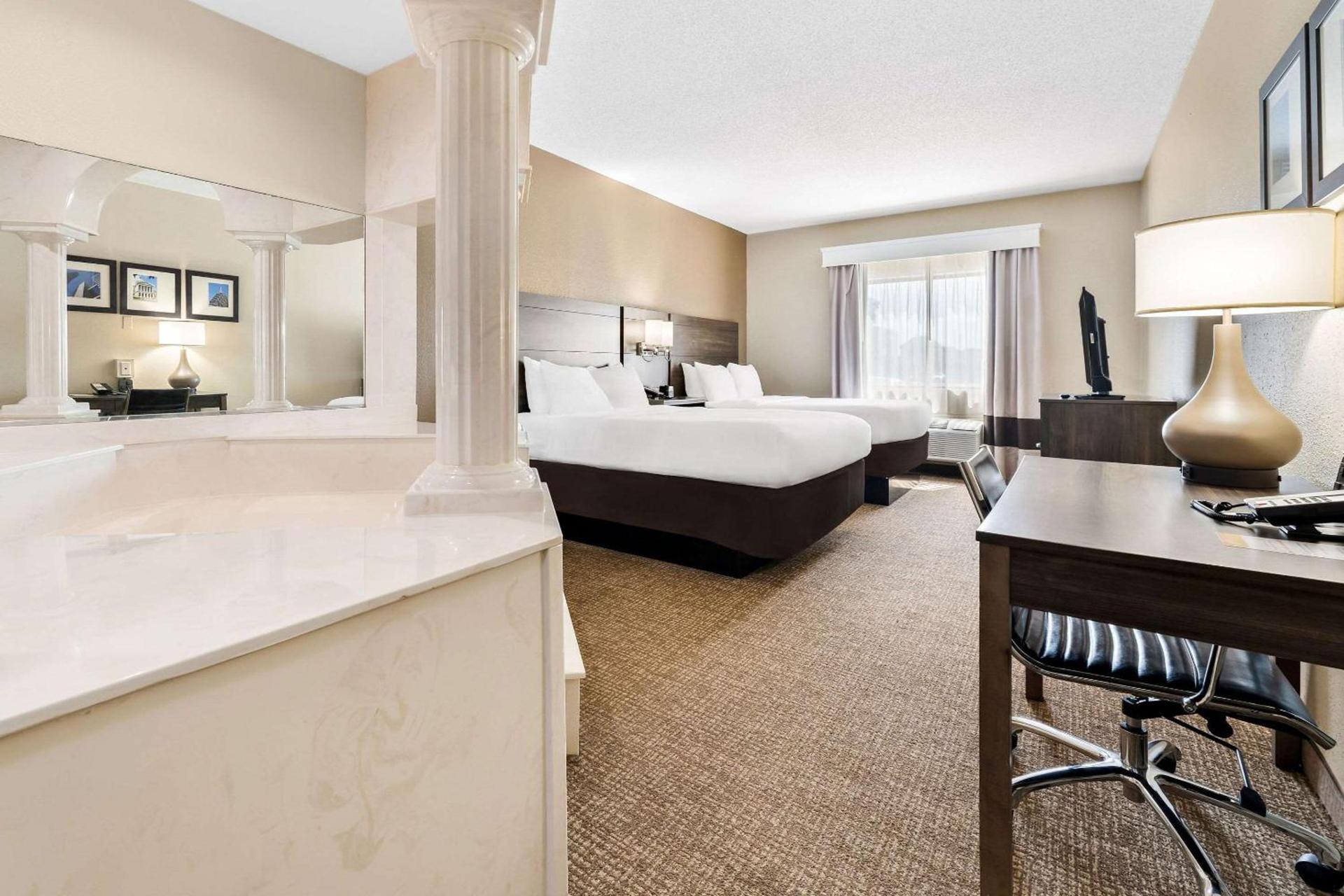 Comfort Suites near Robins Air Force Base photo 10