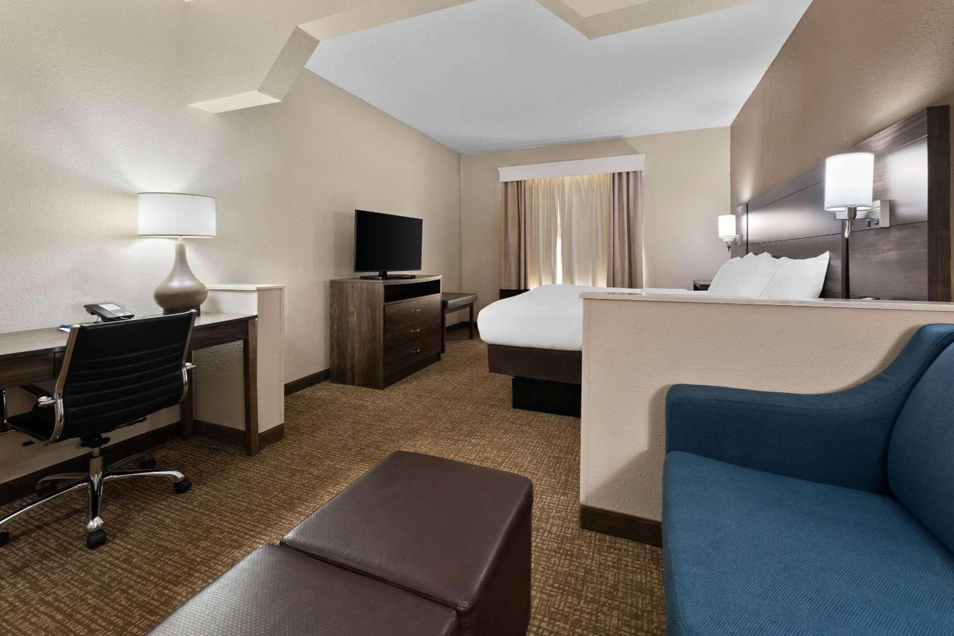 Comfort Suites near Robins Air Force Base photo 16