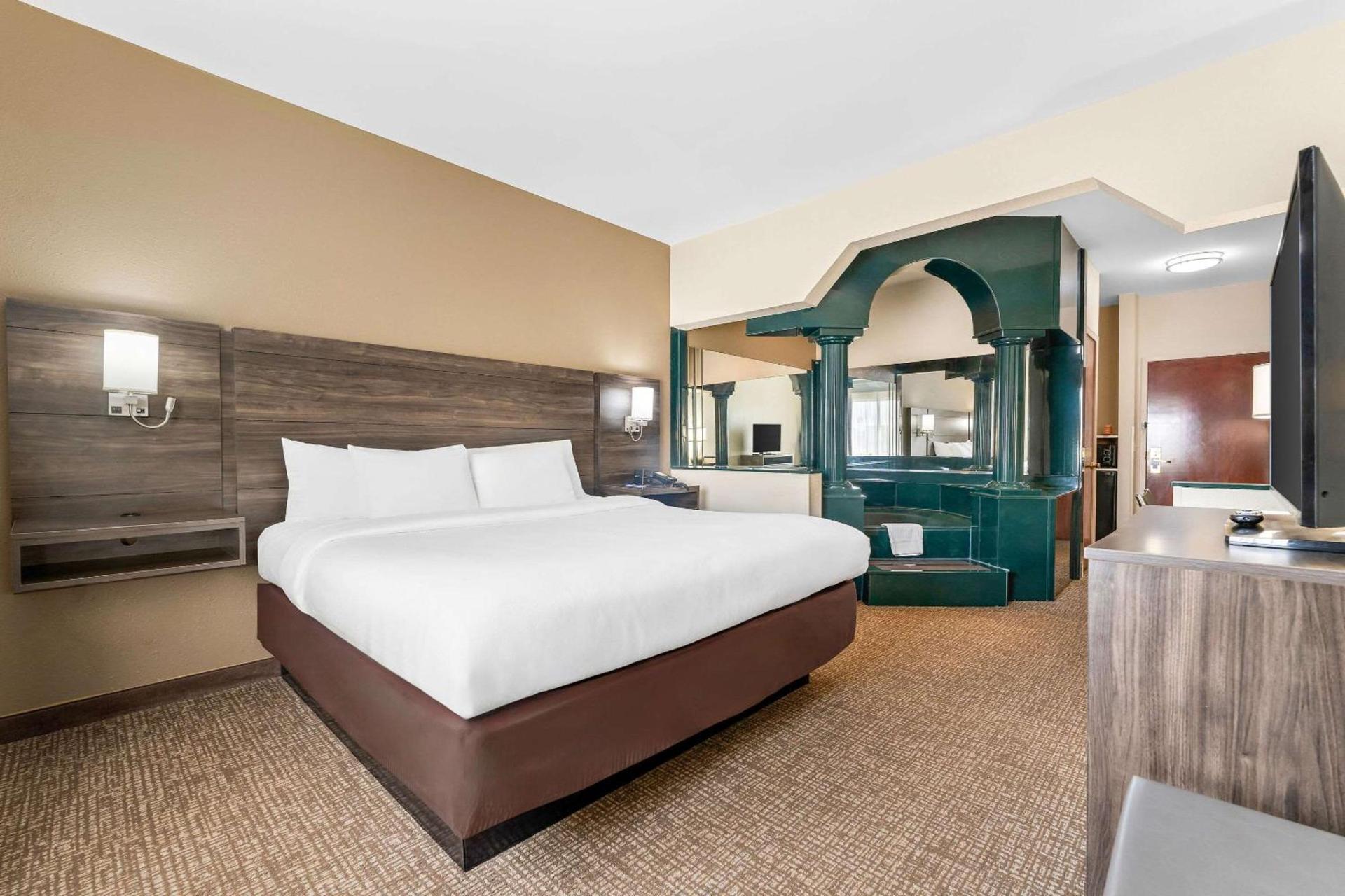 Comfort Suites near Robins Air Force Base photo 18