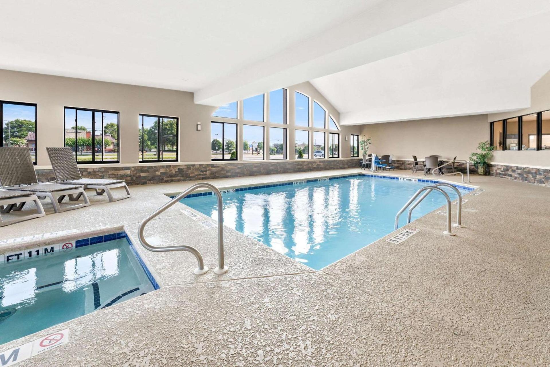 Comfort Suites near Robins Air Force Base photo 22