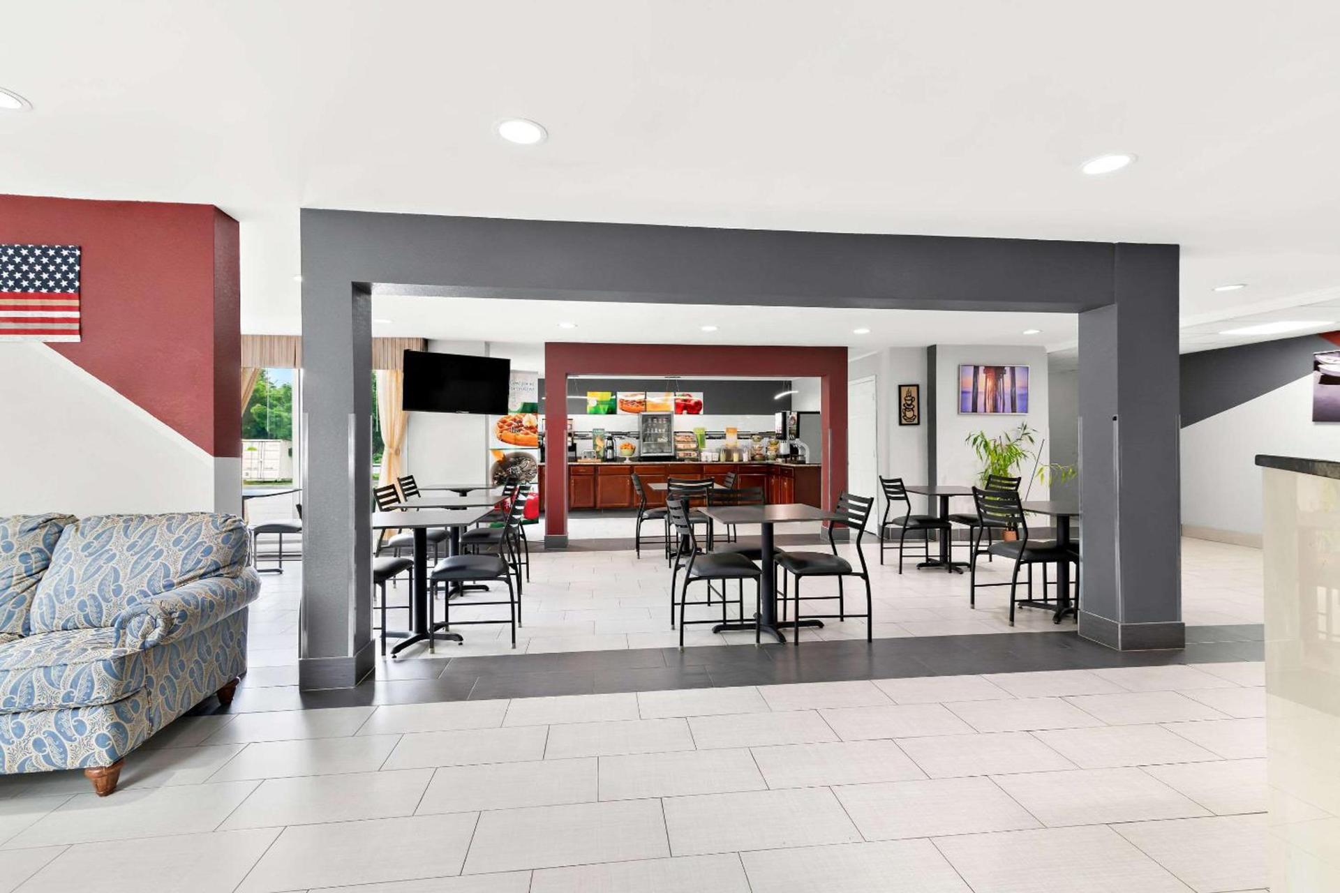 Quality Inn Merrimack - Nashua photo 7