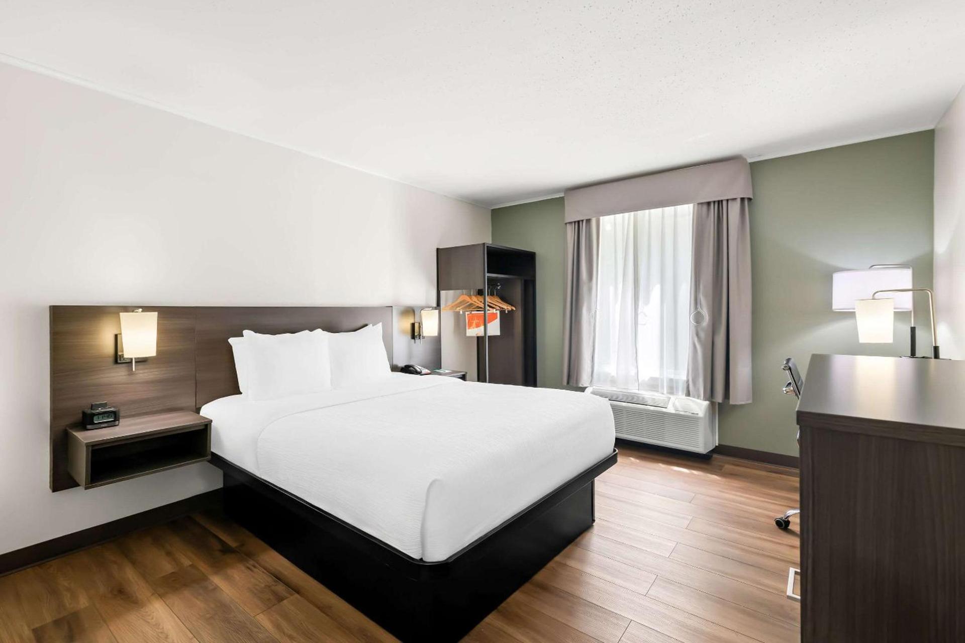 Quality Inn Merrimack - Nashua photo 9