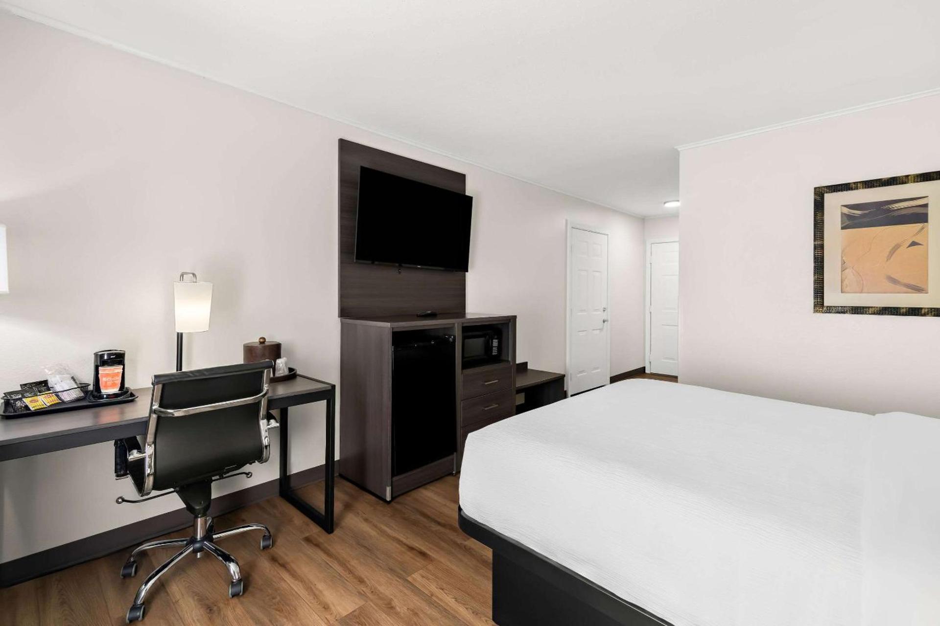 Quality Inn Merrimack - Nashua photo 11