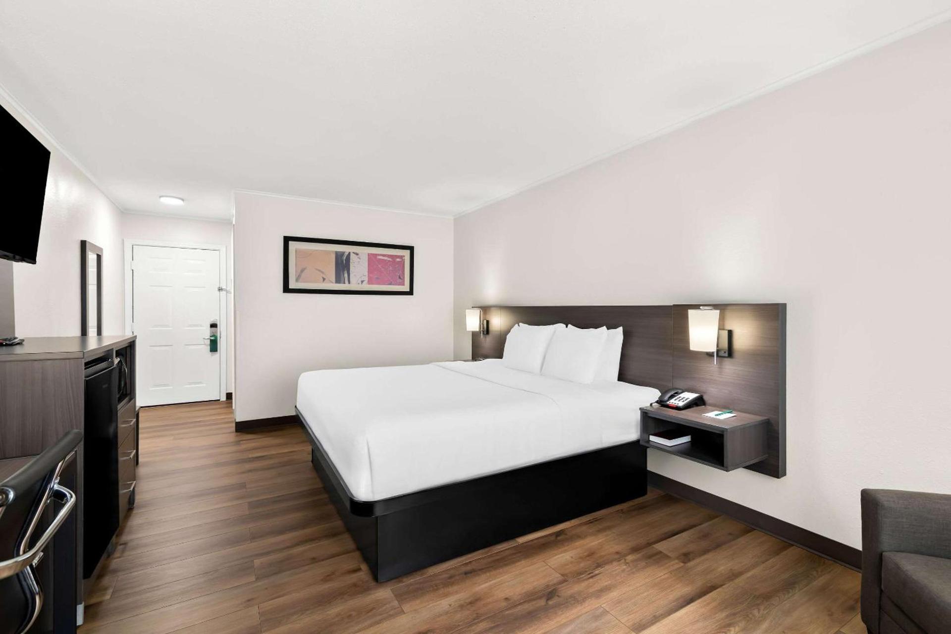 Quality Inn Merrimack - Nashua photo 16