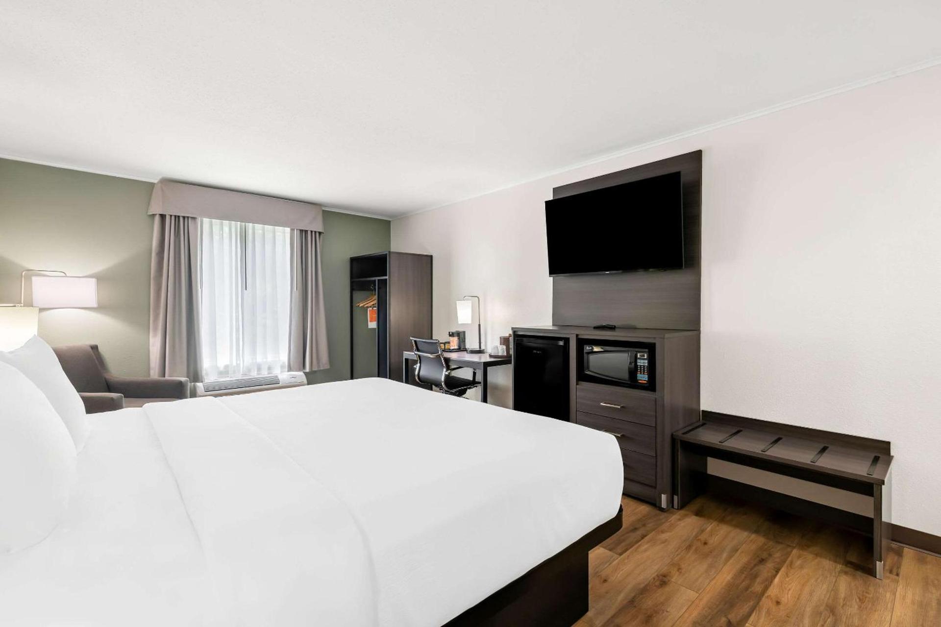 Quality Inn Merrimack - Nashua photo 17