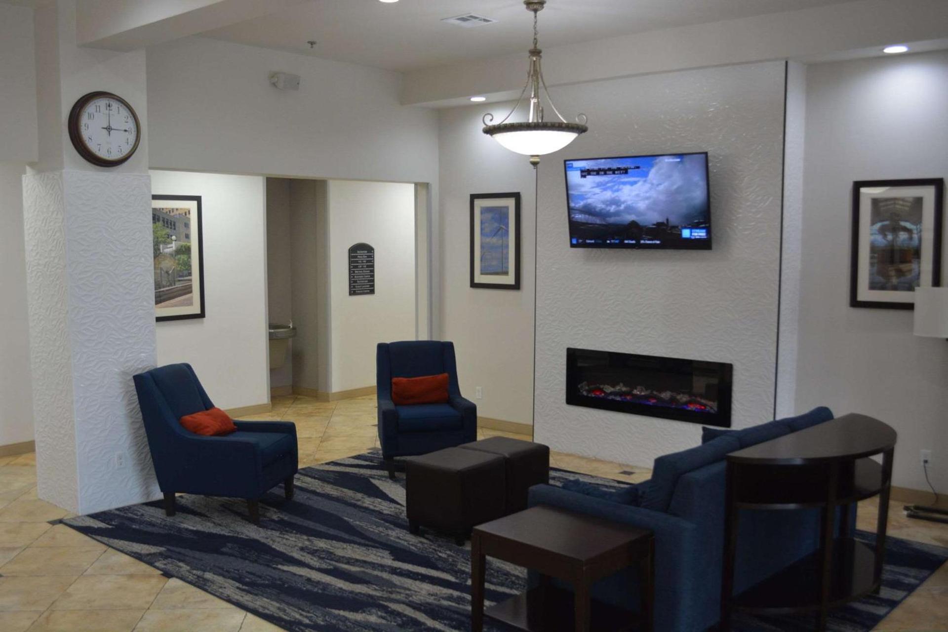 Comfort Suites Yukon - SW Oklahoma City photo 5