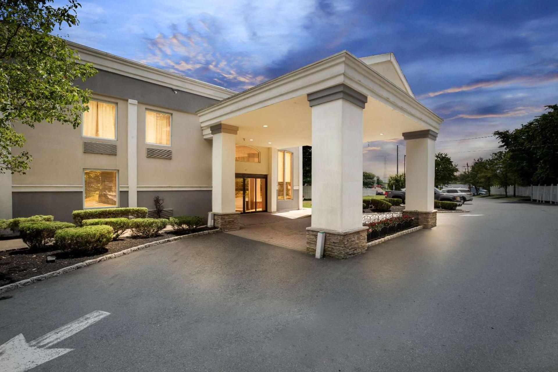 Quality Inn Edison-New Brunswick photo 3
