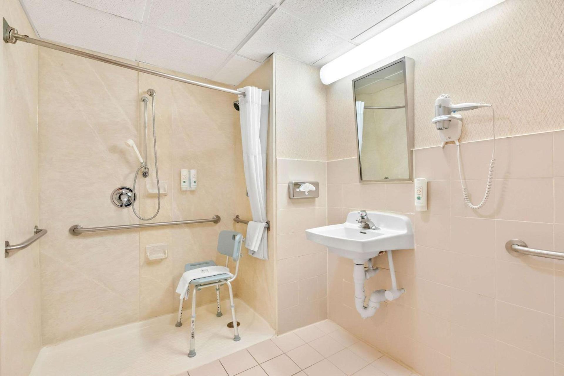 Quality Inn Edison-New Brunswick photo 27