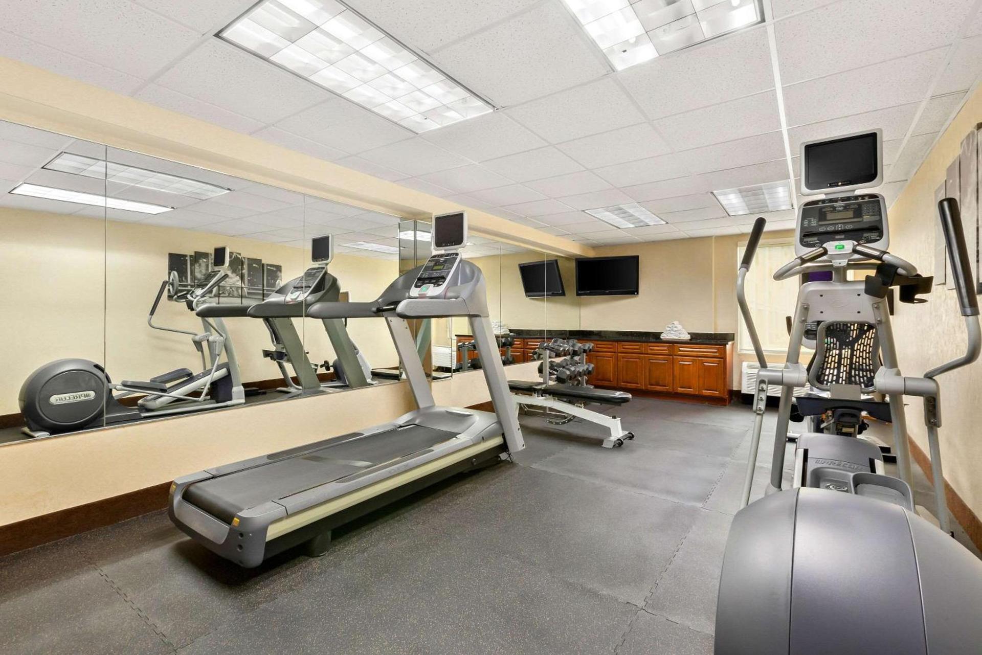 Quality Inn Edison-New Brunswick photo 32