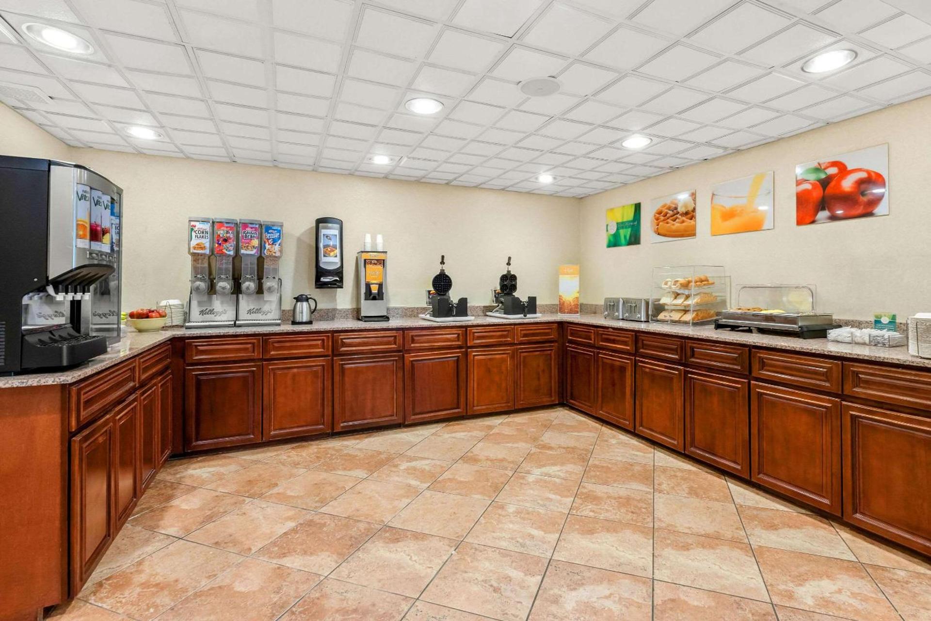 Quality Inn Edison-New Brunswick photo 35