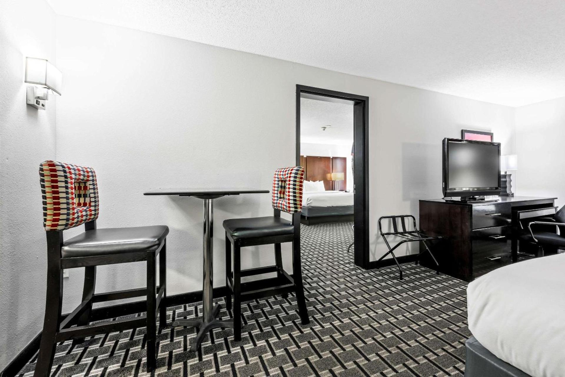 Comfort Suites Williamsburg Historic Area photo 45