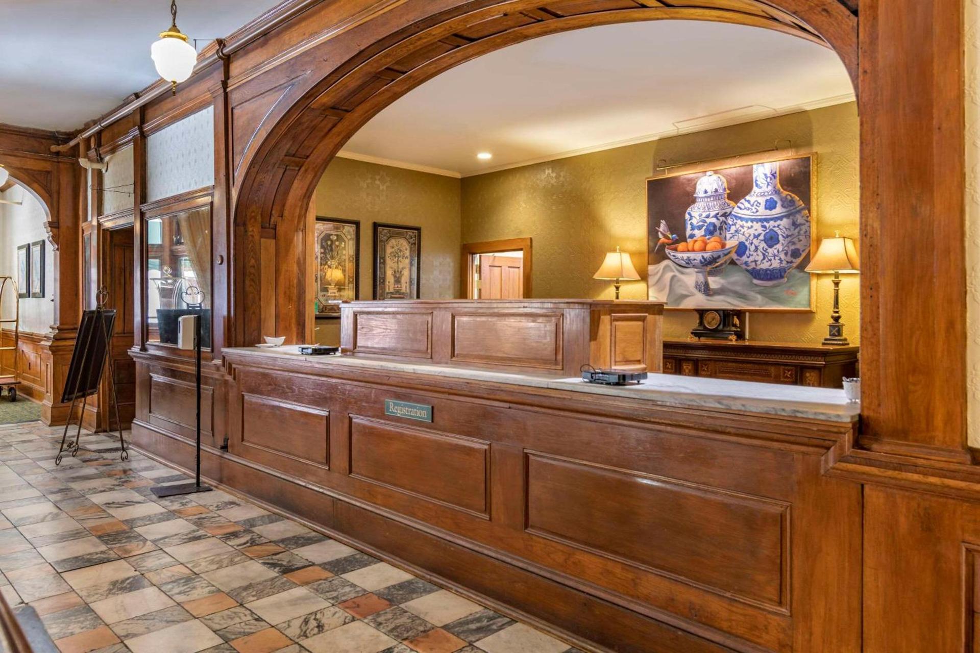 Windsor Hotel, an Ascend Collection Hotel photo 2