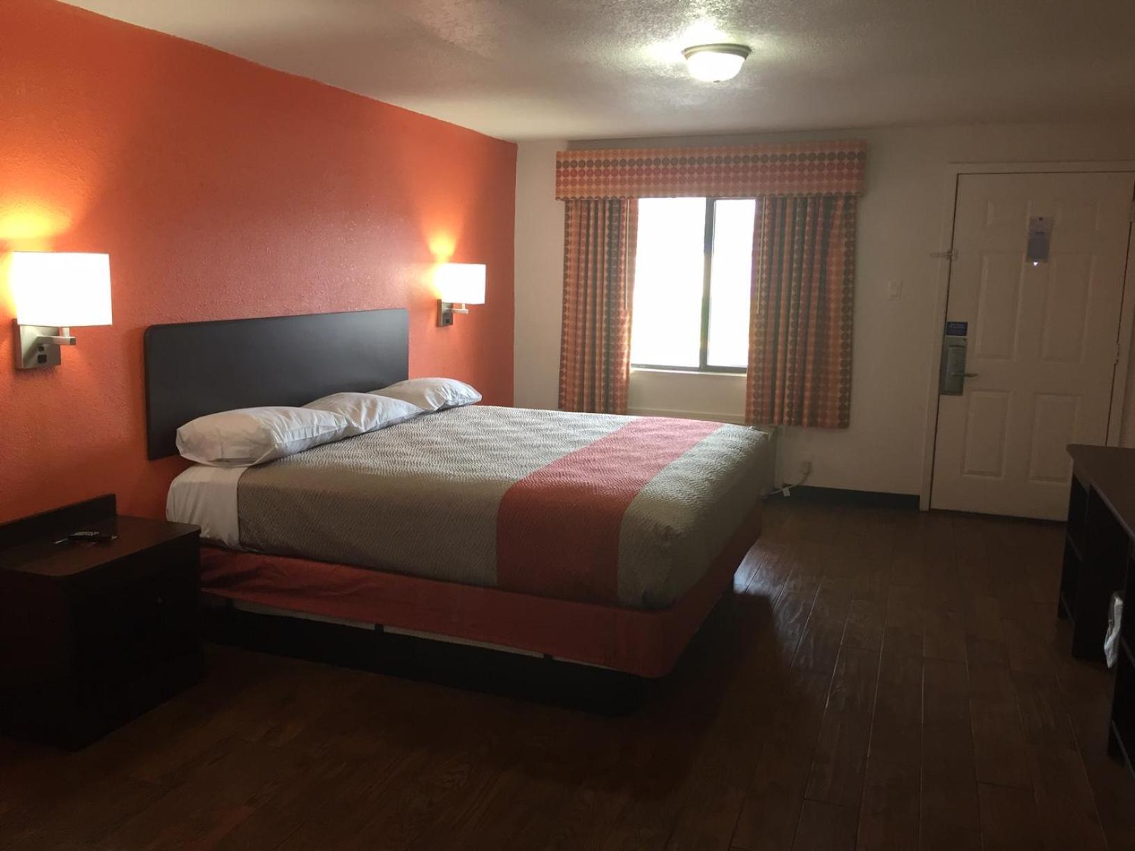 Motel 6-Waco, TX photo 4