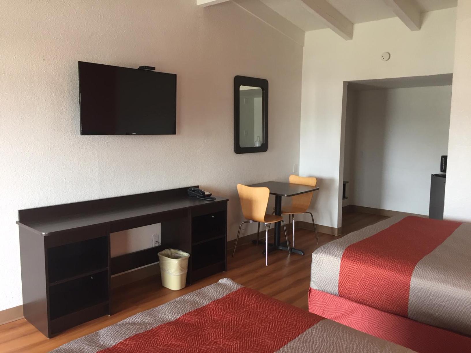 Motel 6-Waco, TX photo 6