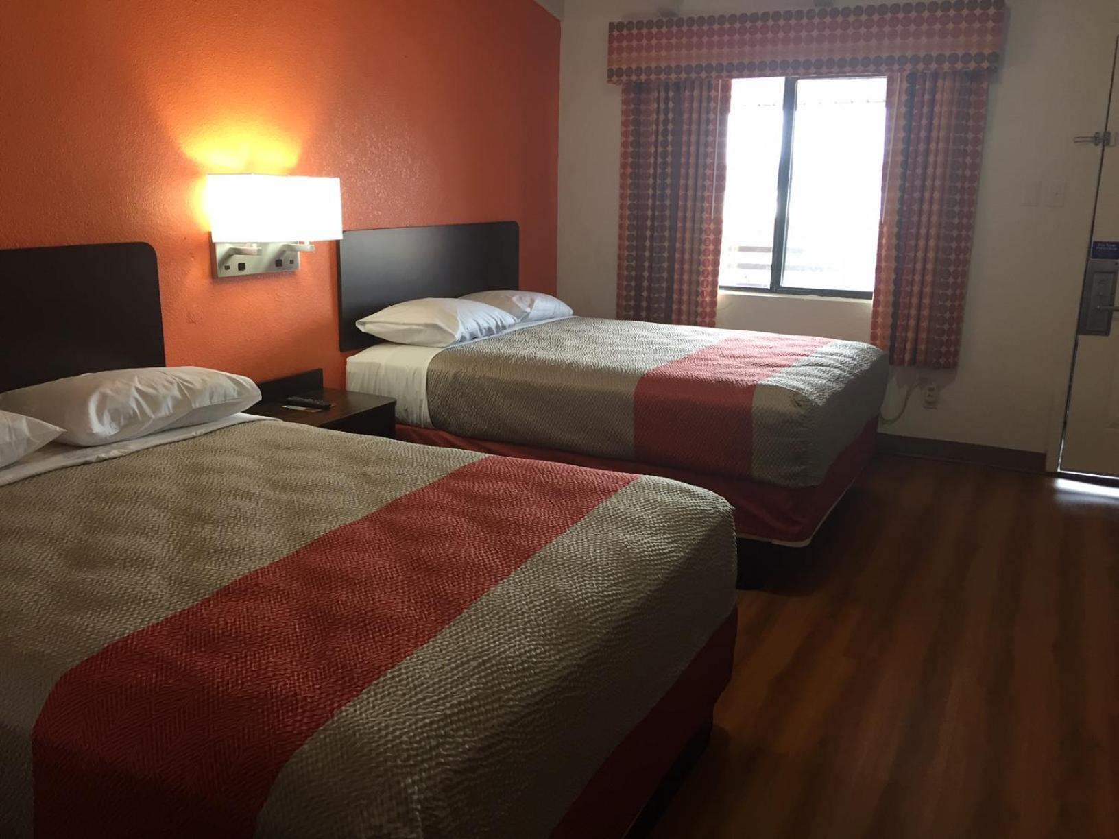Motel 6-Waco, TX photo 11