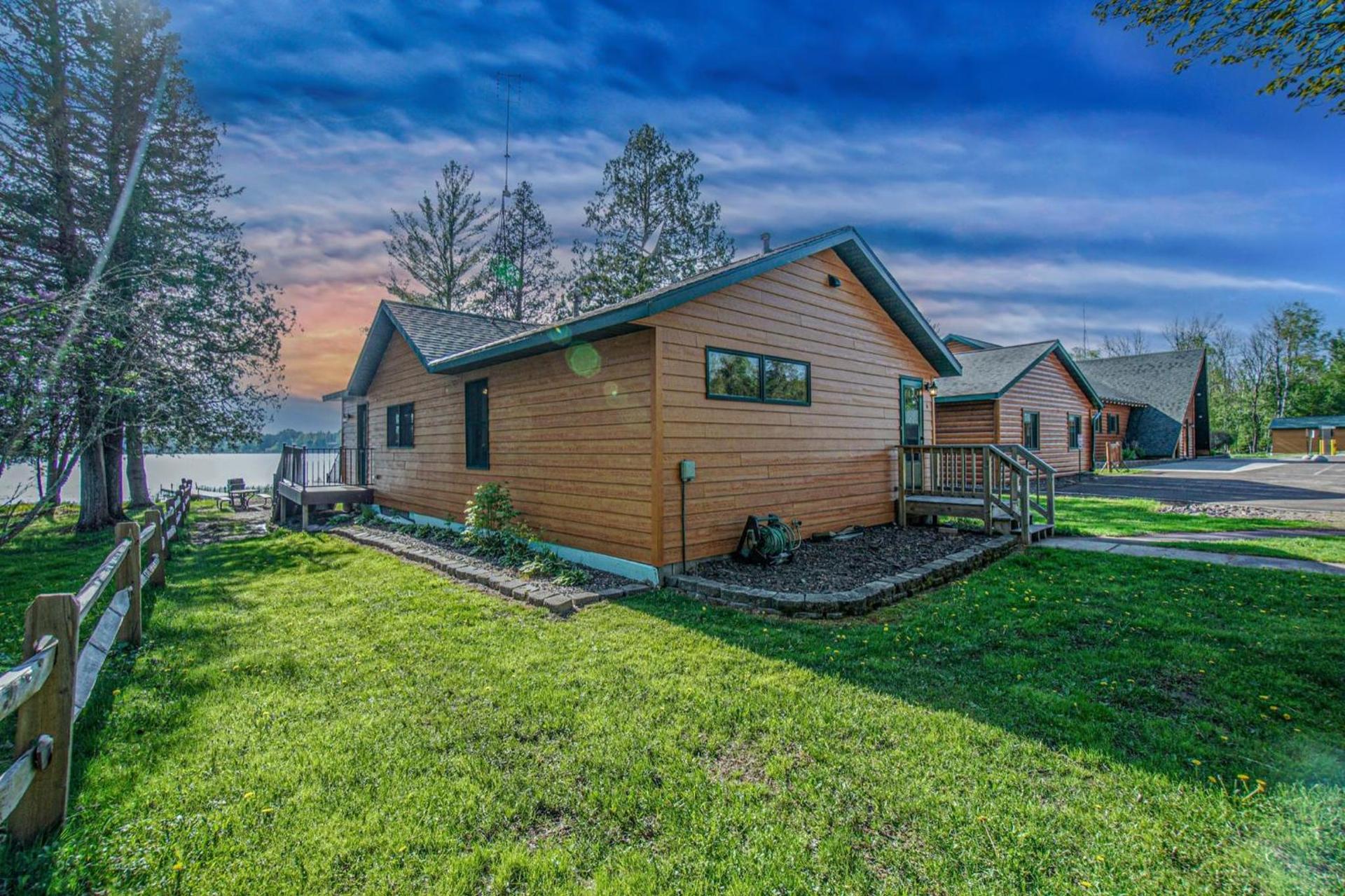 Lena's Northern Pines Resort photo 25