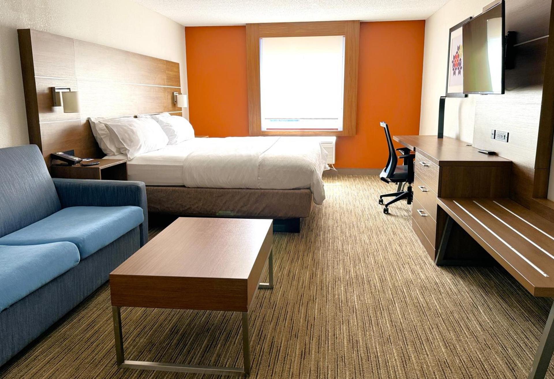 Holiday Inn Express & Suites - Lincoln East - White Mountains by IHG photo 59
