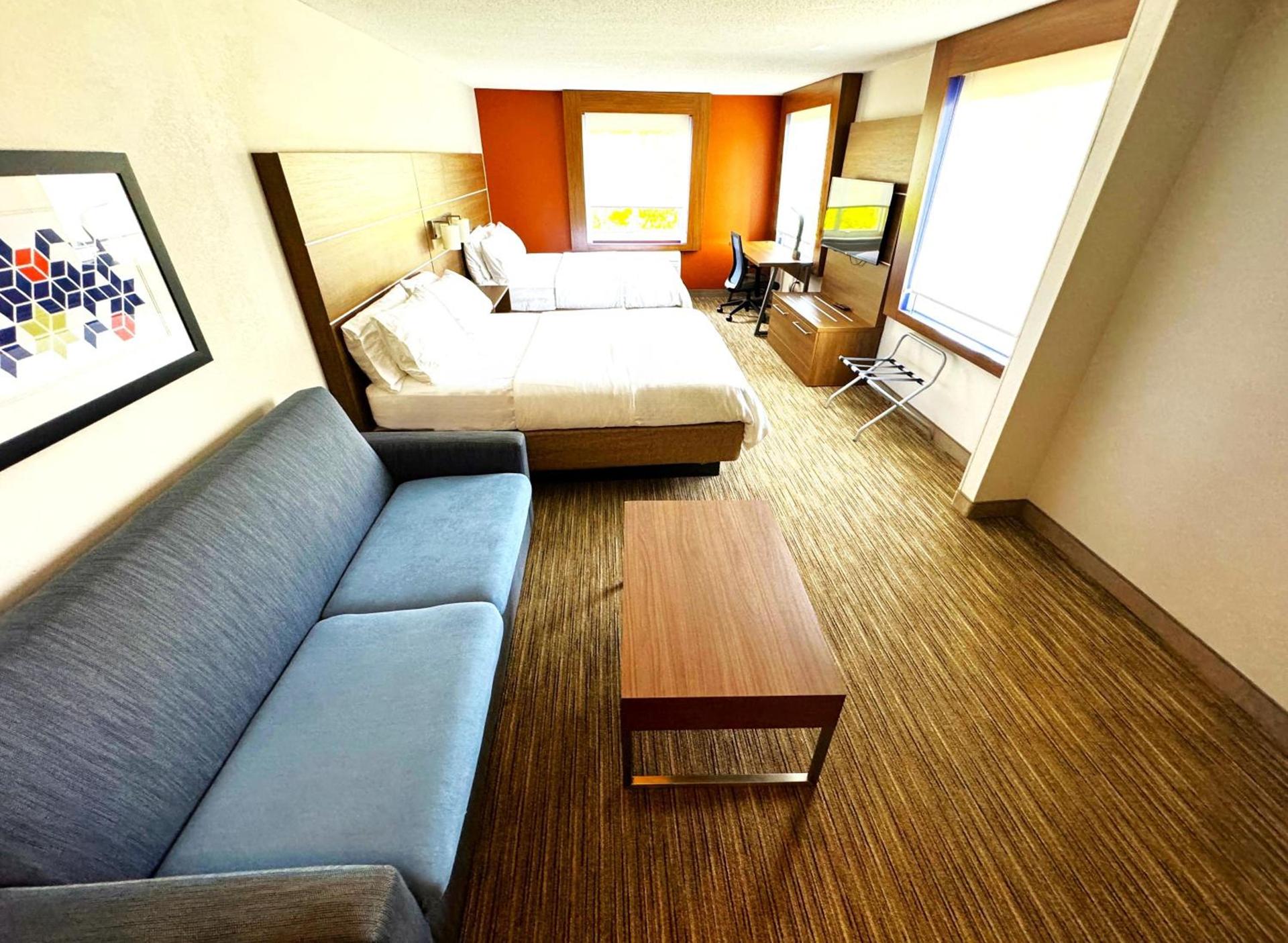 Holiday Inn Express & Suites - Lincoln East - White Mountains by IHG photo 64