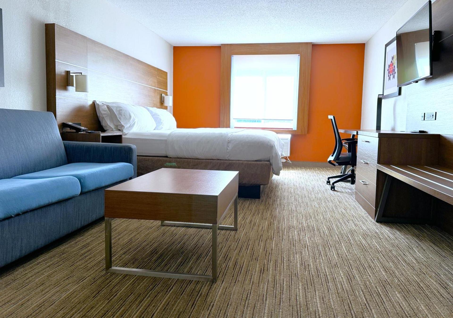 Holiday Inn Express & Suites - Lincoln East - White Mountains by IHG photo 63