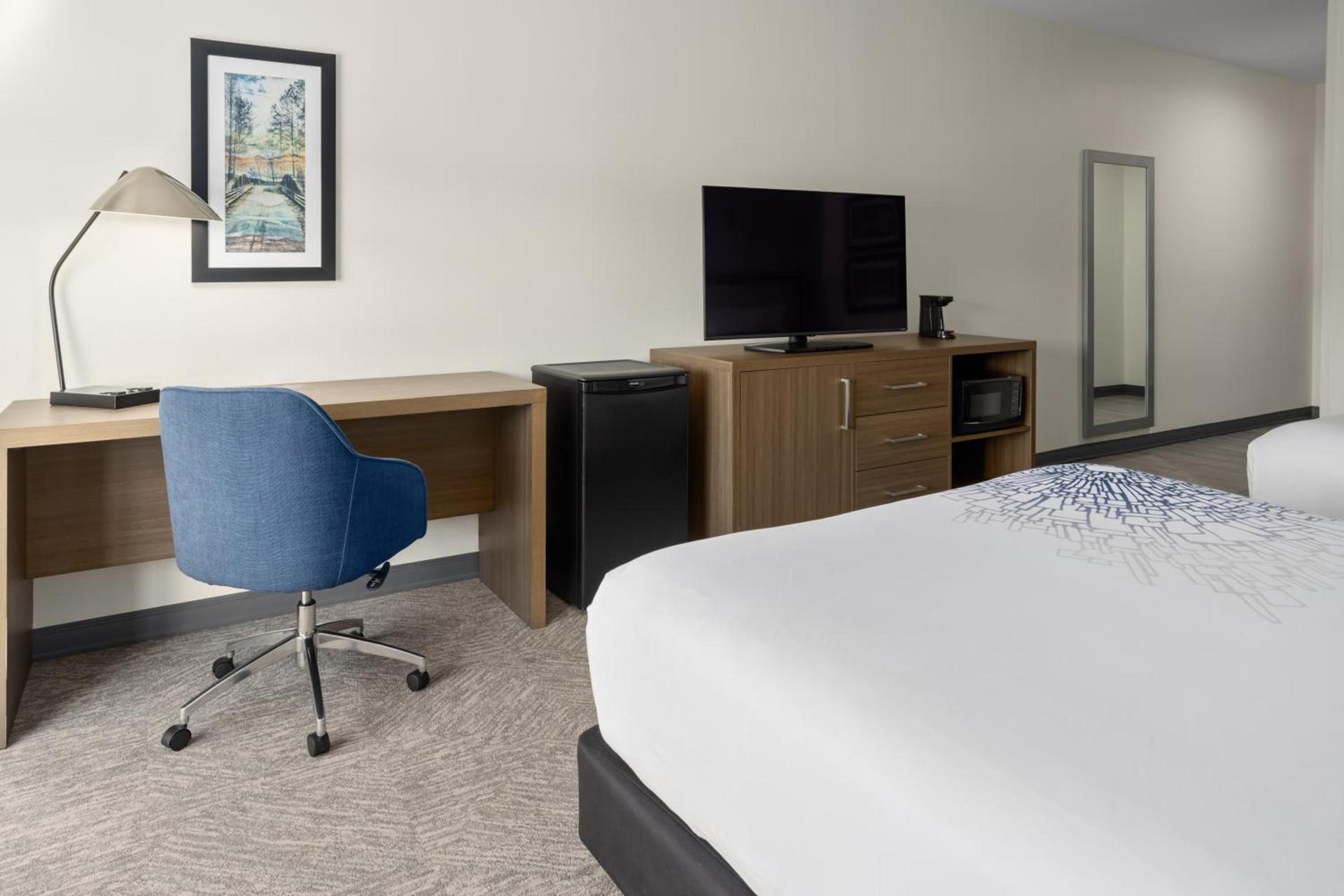 La Quinta Inn & Suites by Wyndham Locust Grove photo 39