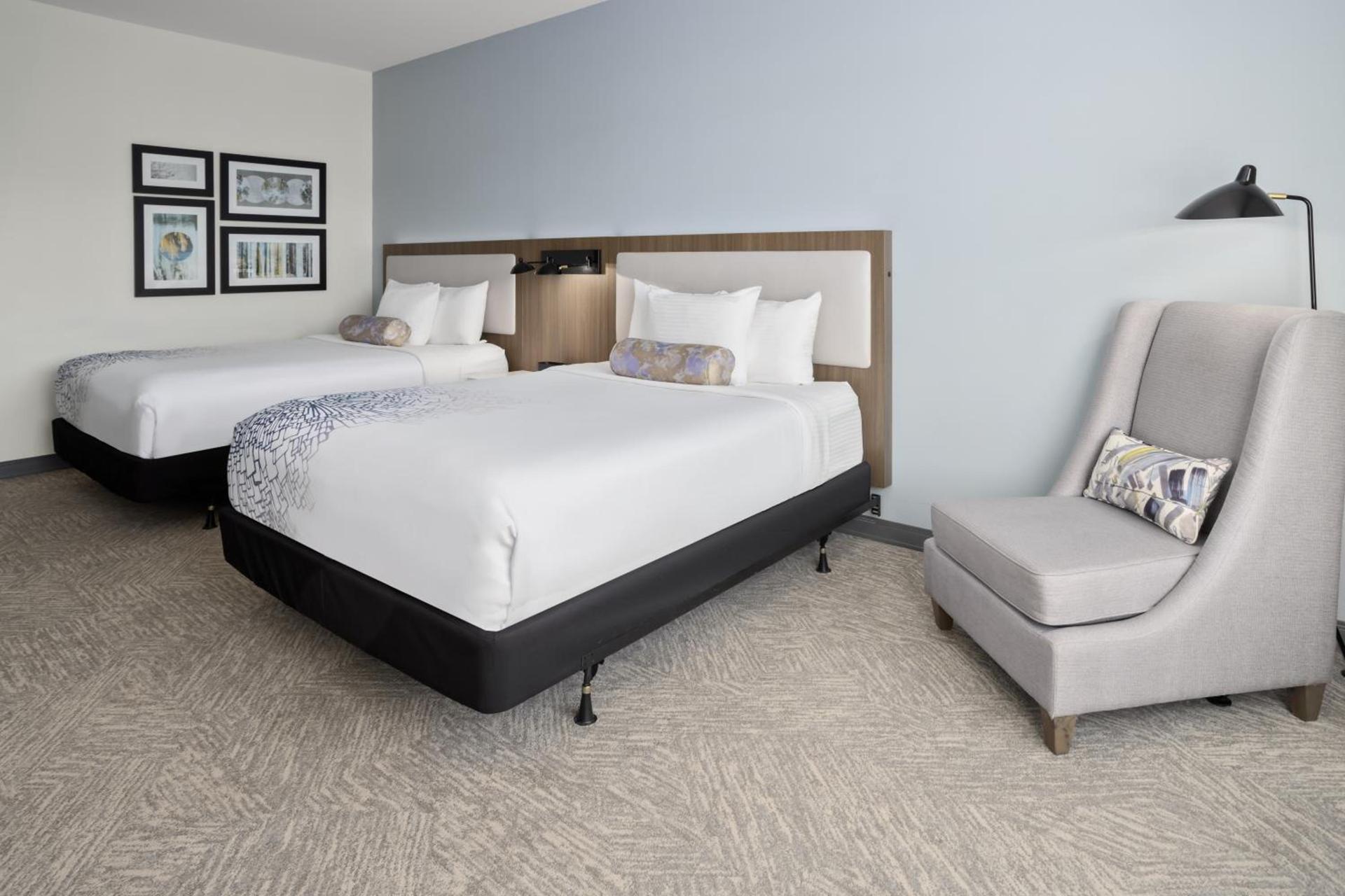 La Quinta Inn & Suites by Wyndham Locust Grove photo 41