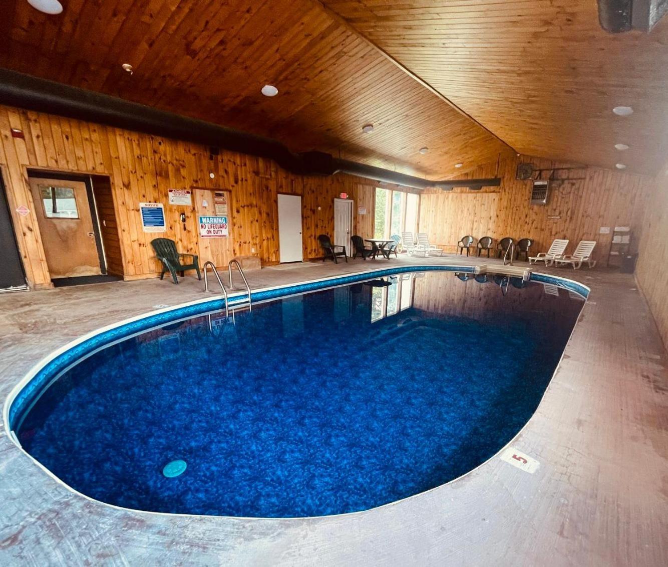 Stonybrook Motel & Lodge photo 3
