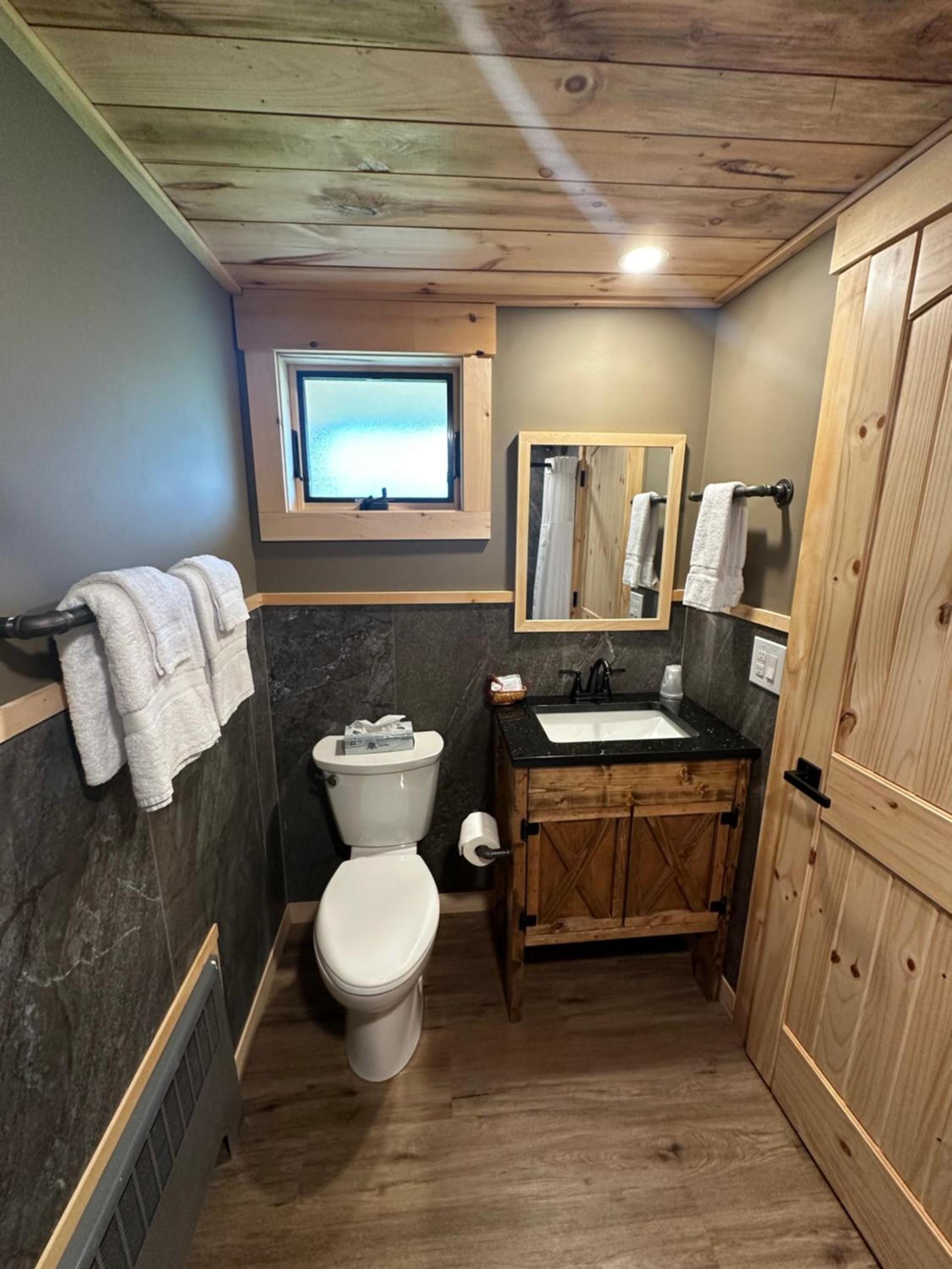 The Lodge at Loon Lake photo 10