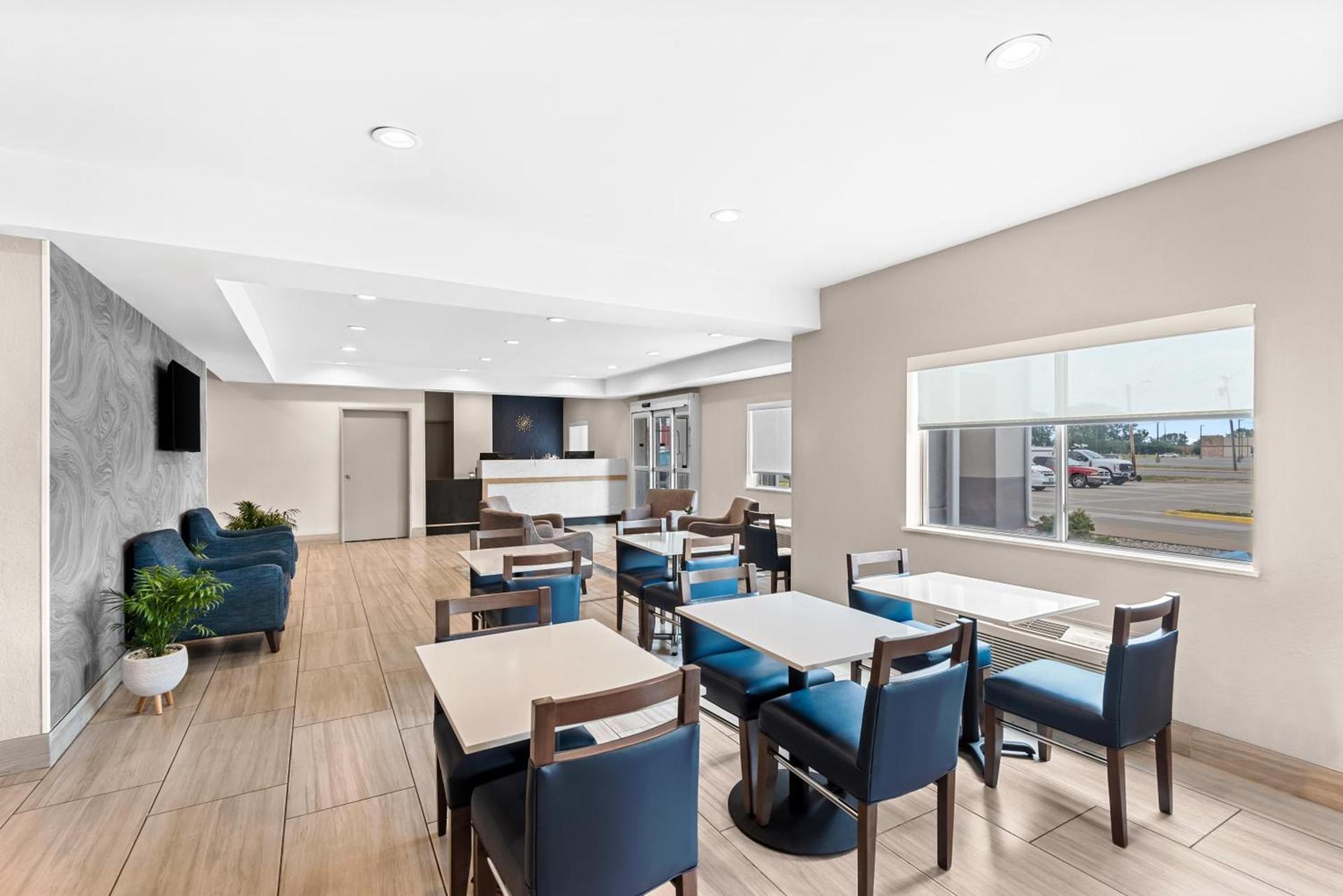 Best Western Ottumwa Inn & Suites photo 8