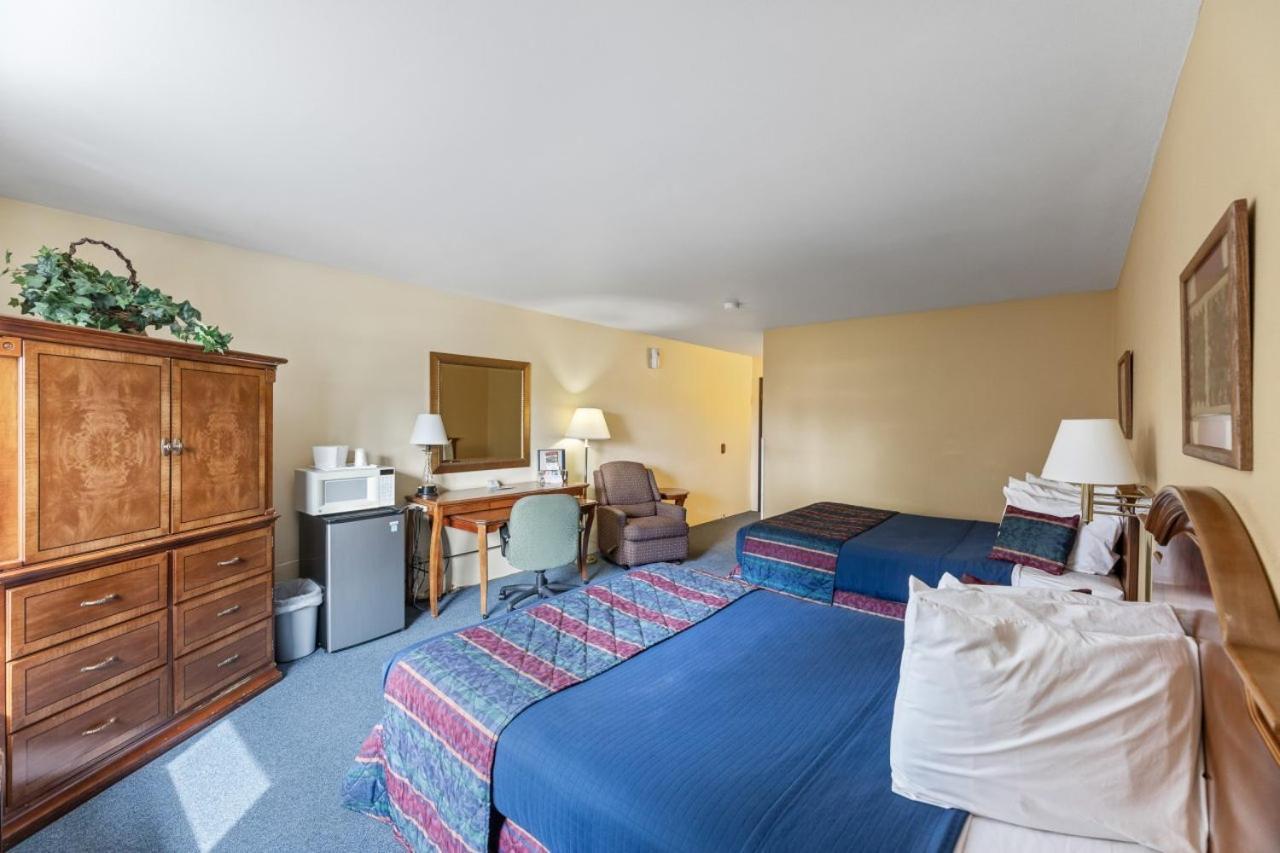 Iron Ridge Inn Motel photo 10