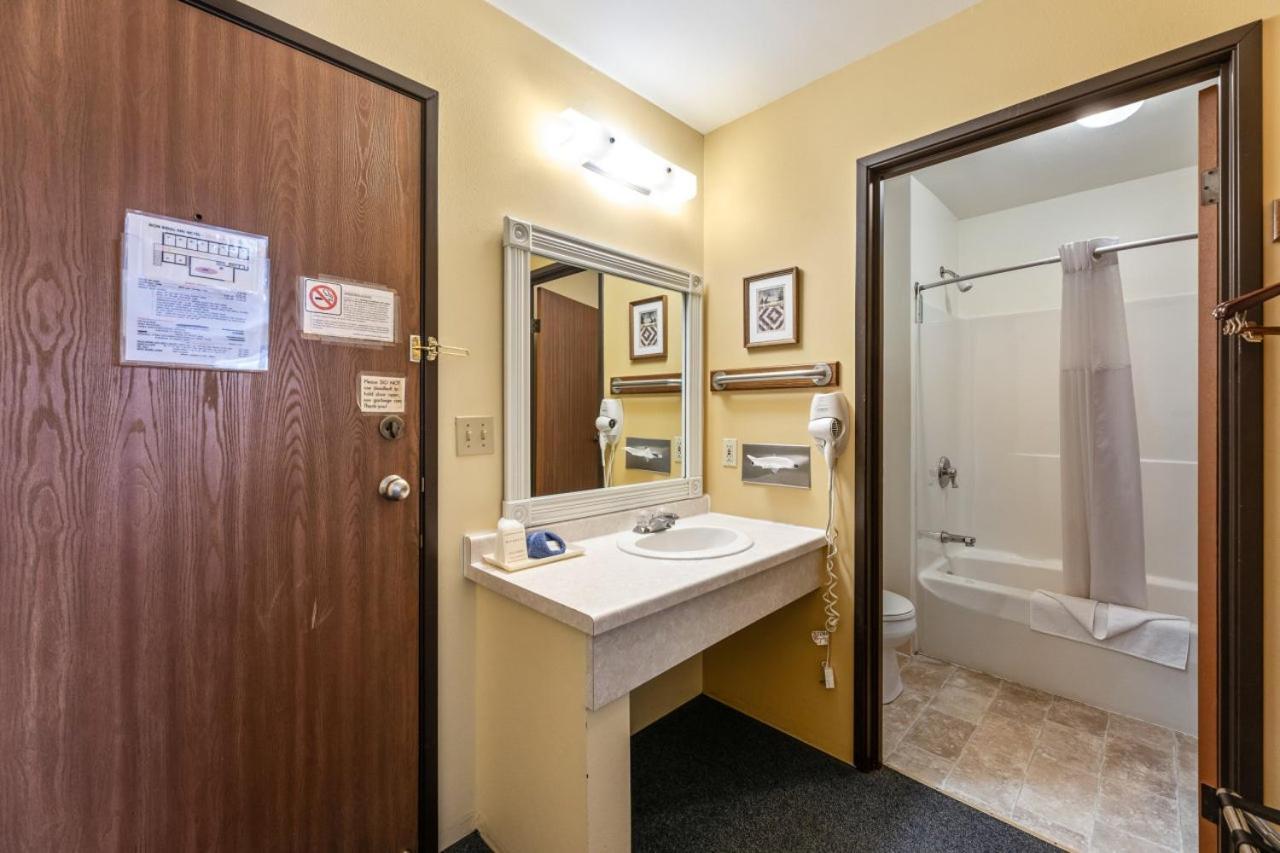 Iron Ridge Inn Motel photo 15