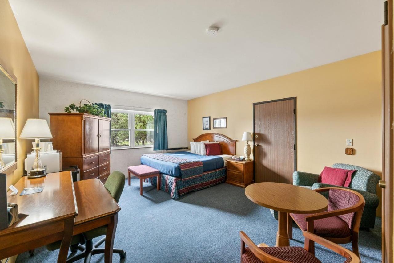 Iron Ridge Inn Motel photo 17