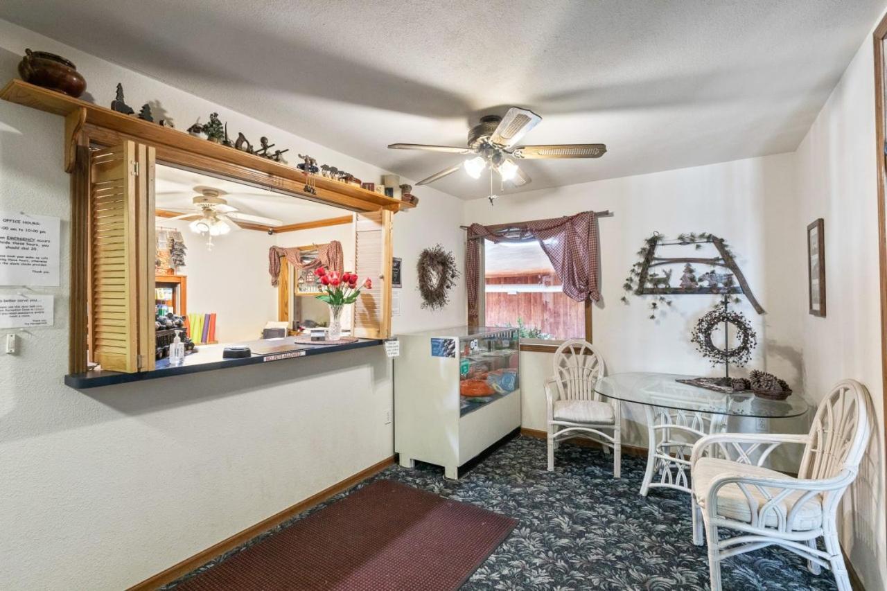 Iron Ridge Inn Motel photo 22