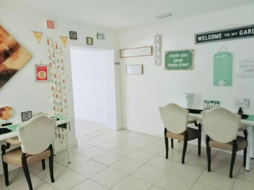 The Hollywood International Hostel - 24 hour Check in - Under New Management — hotel in Hallandale Beach