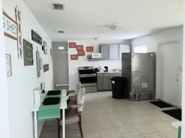 The Hollywood International Hostel - 24 hour Check in - Under New Management photo 7