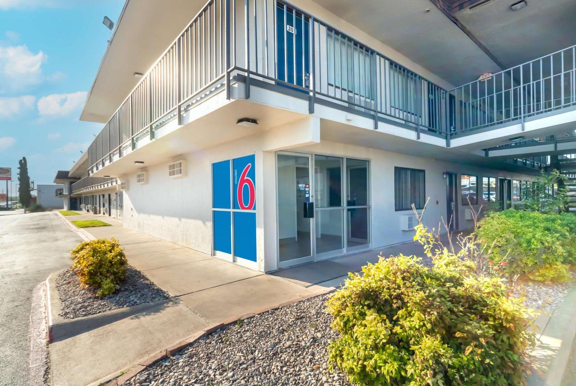 Motel 6-Del Rio, TX photo 3