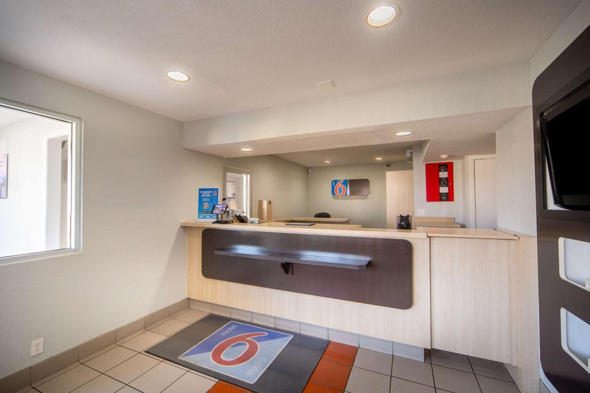 Motel 6-Del Rio, TX photo 6