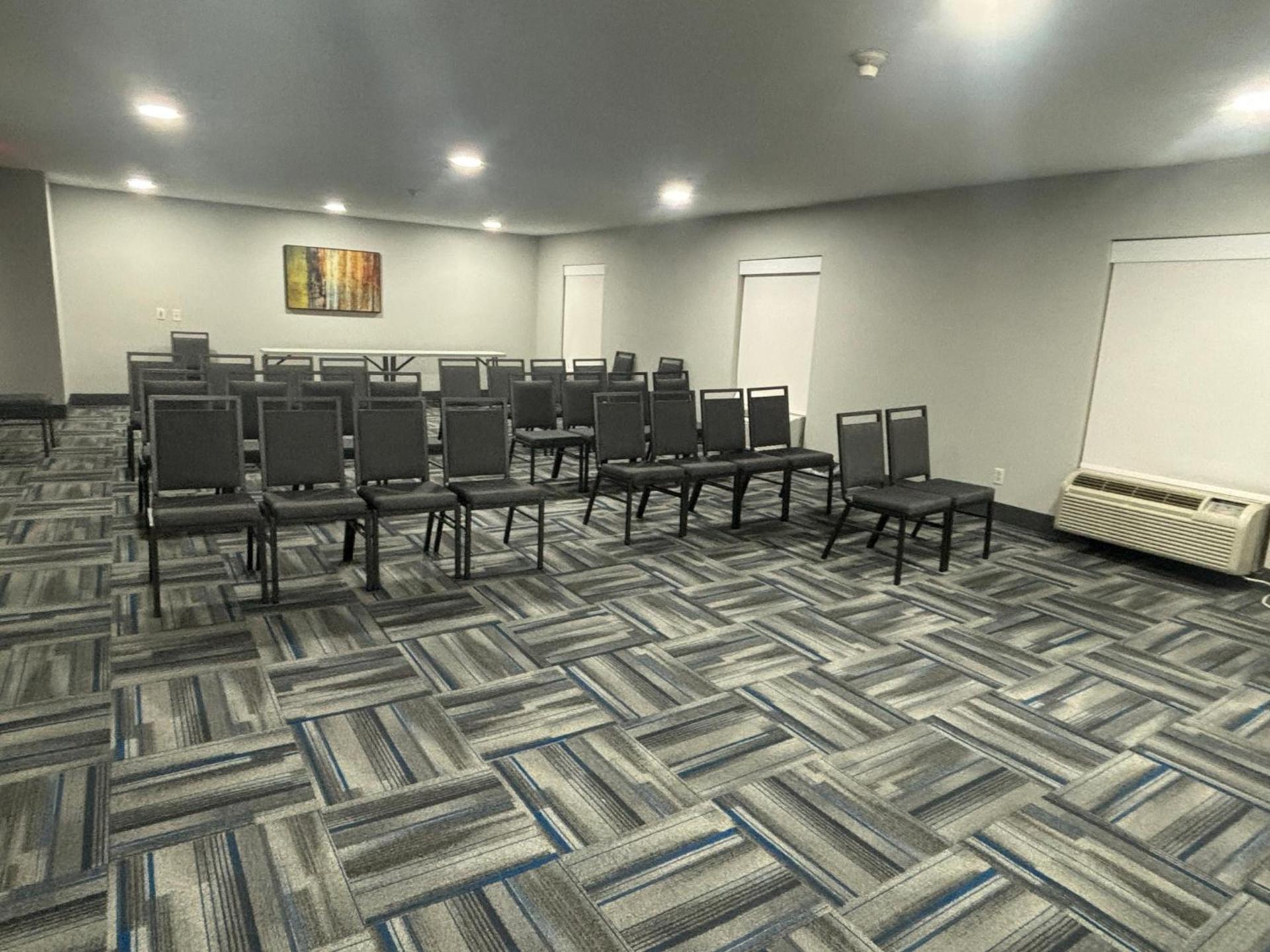 Quality Inn & Suites at Airport Blvd I-65 photo 39