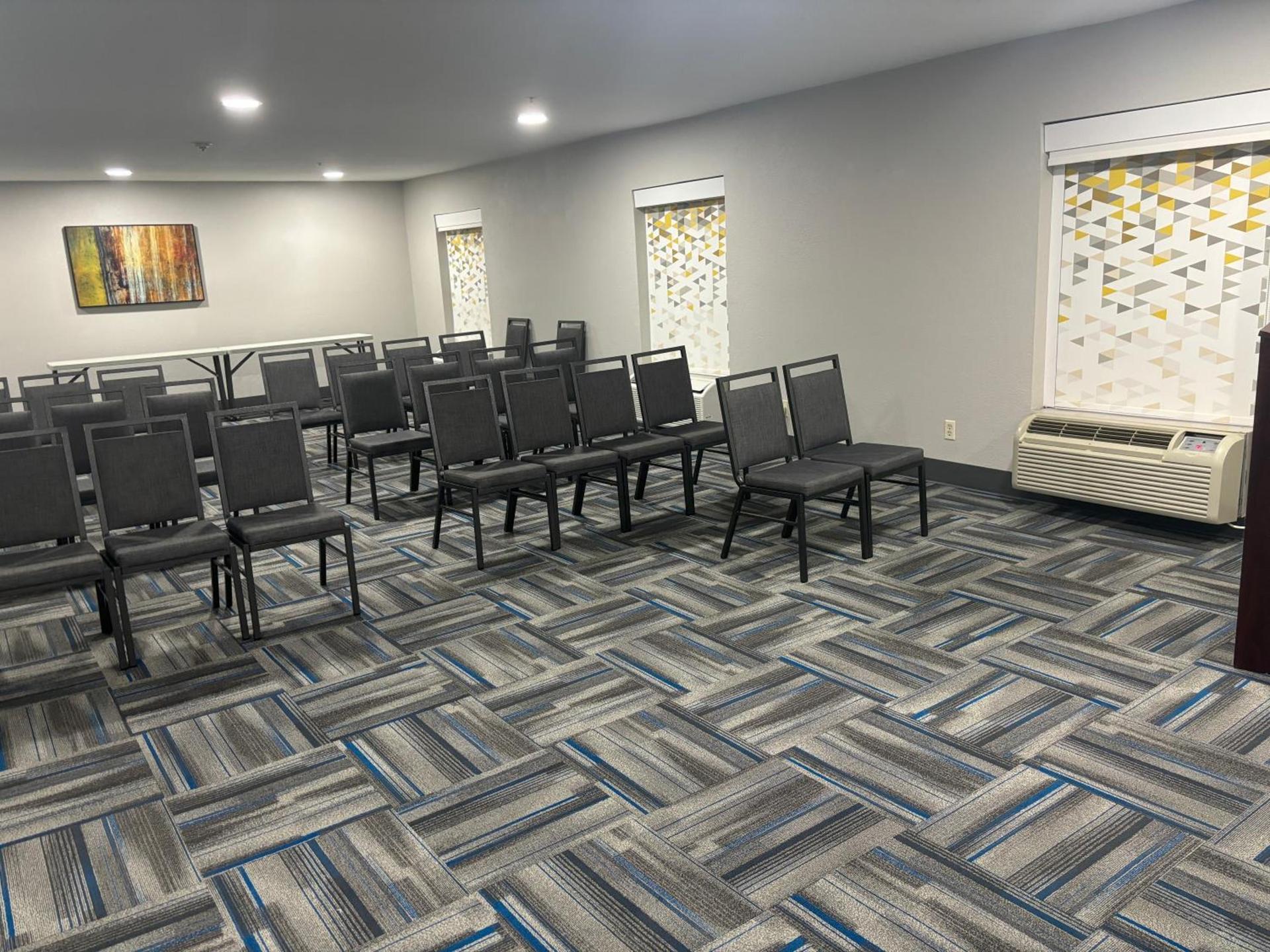 Quality Inn & Suites at Airport Blvd I-65 photo 42